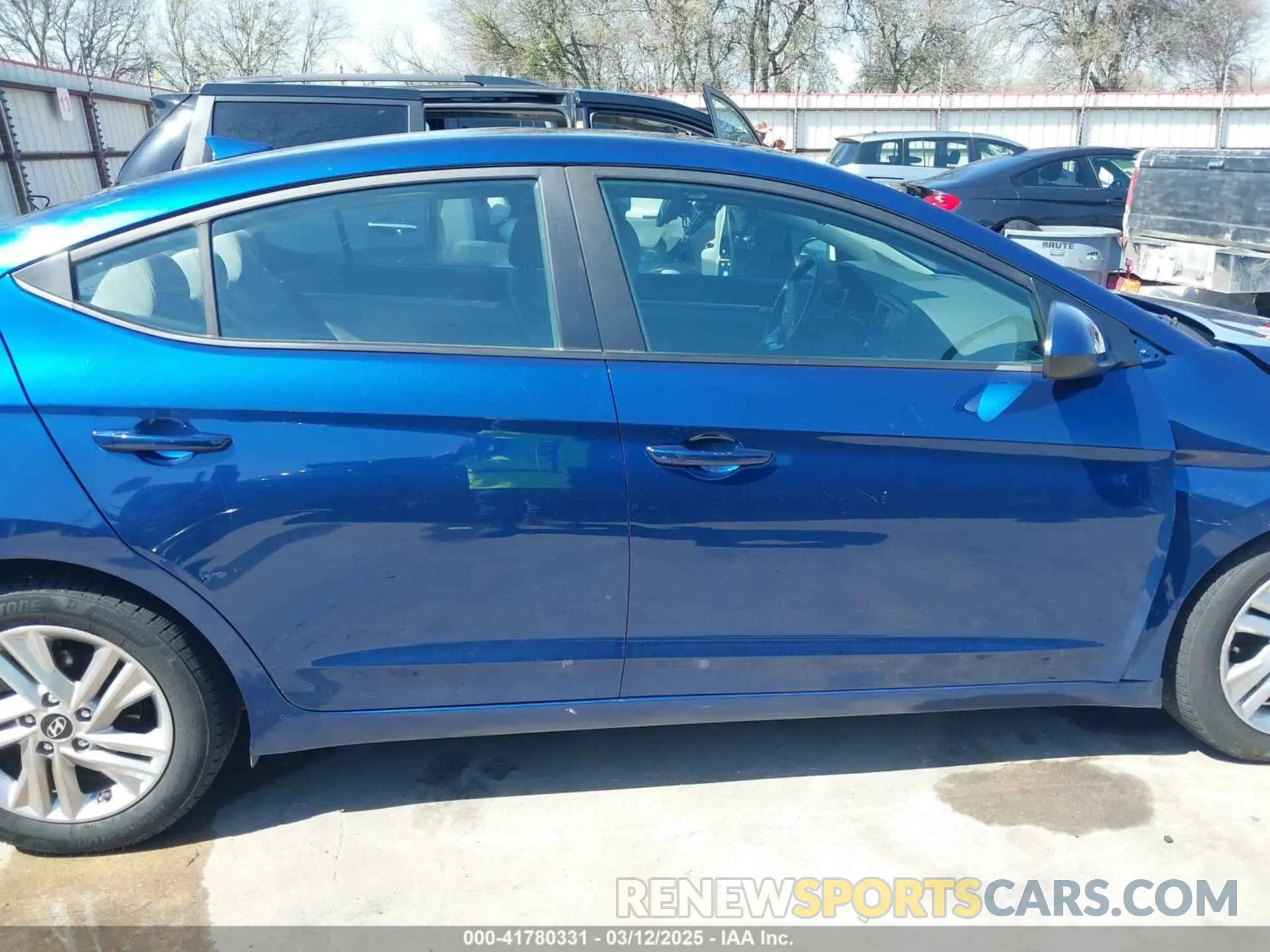 14 Photograph of a damaged car 5NPD84LF6KH414388 HYUNDAI ELANTRA 2019