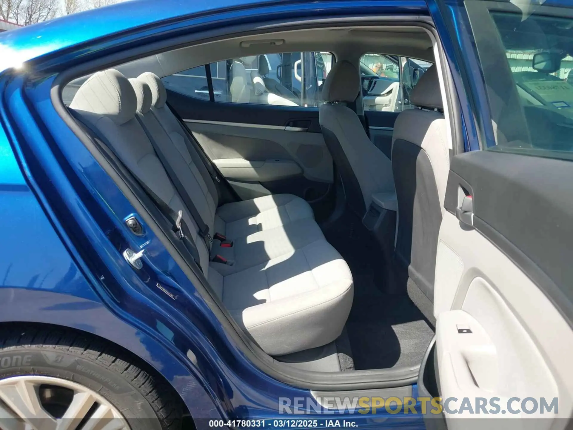 8 Photograph of a damaged car 5NPD84LF6KH414388 HYUNDAI ELANTRA 2019