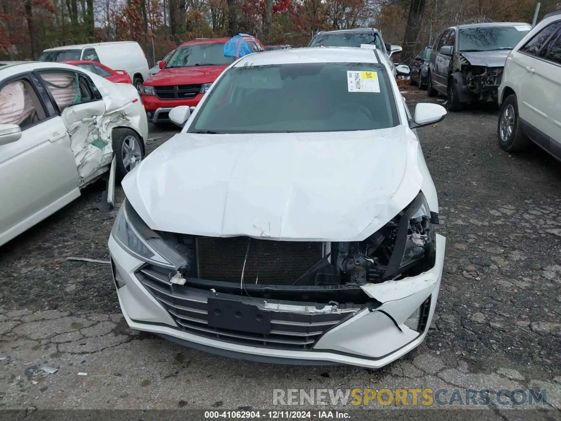 12 Photograph of a damaged car 5NPD84LF6KH417632 HYUNDAI ELANTRA 2019