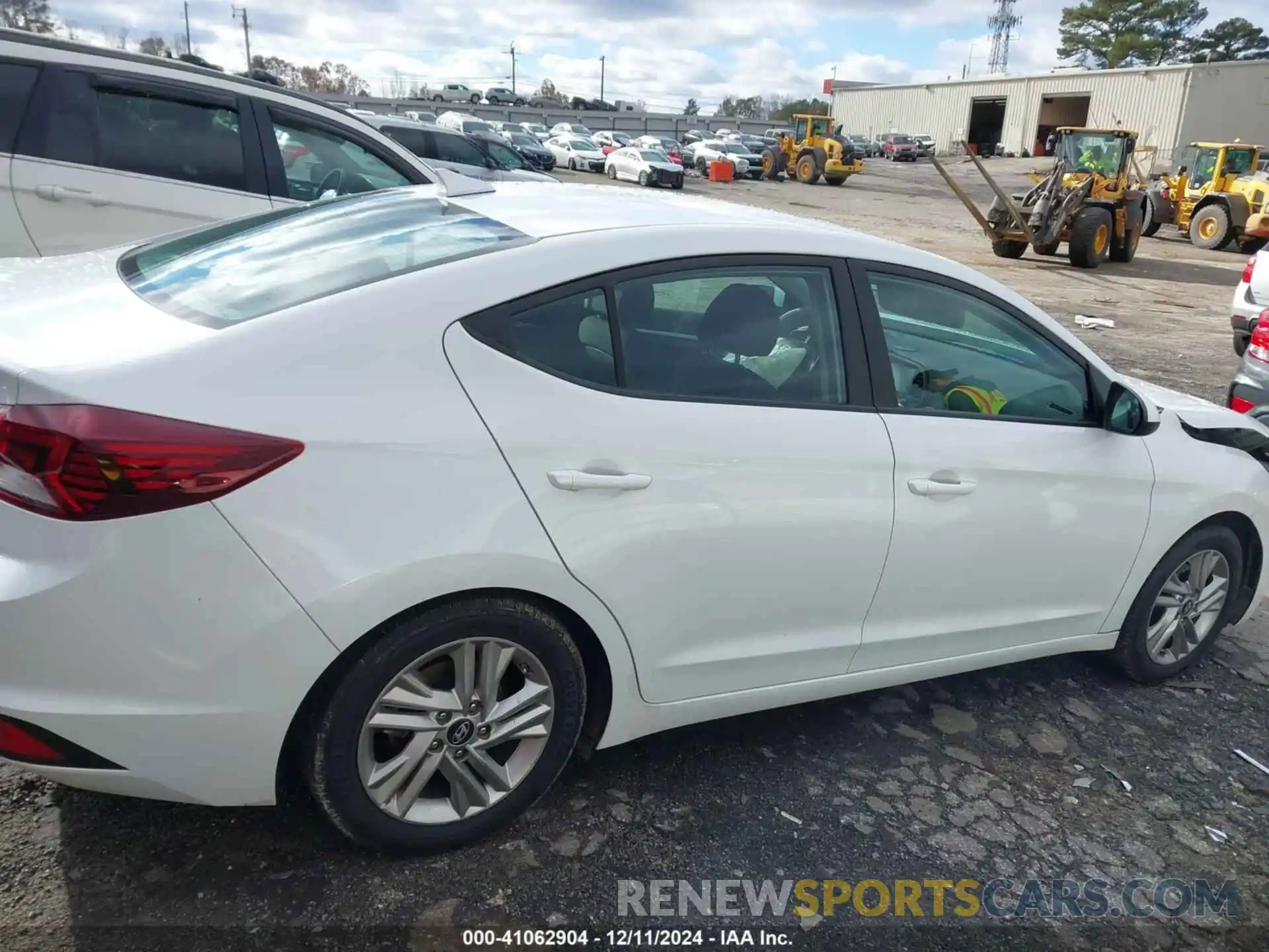 13 Photograph of a damaged car 5NPD84LF6KH417632 HYUNDAI ELANTRA 2019