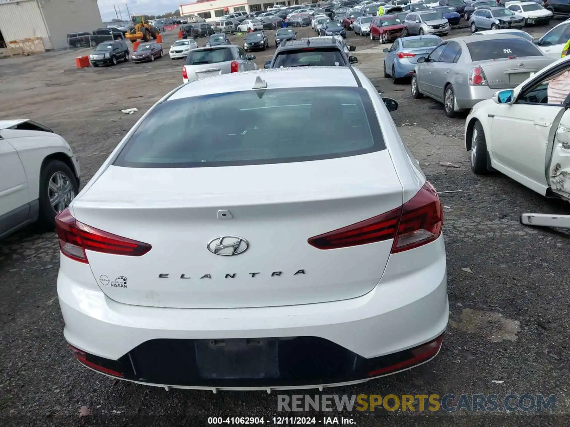 16 Photograph of a damaged car 5NPD84LF6KH417632 HYUNDAI ELANTRA 2019