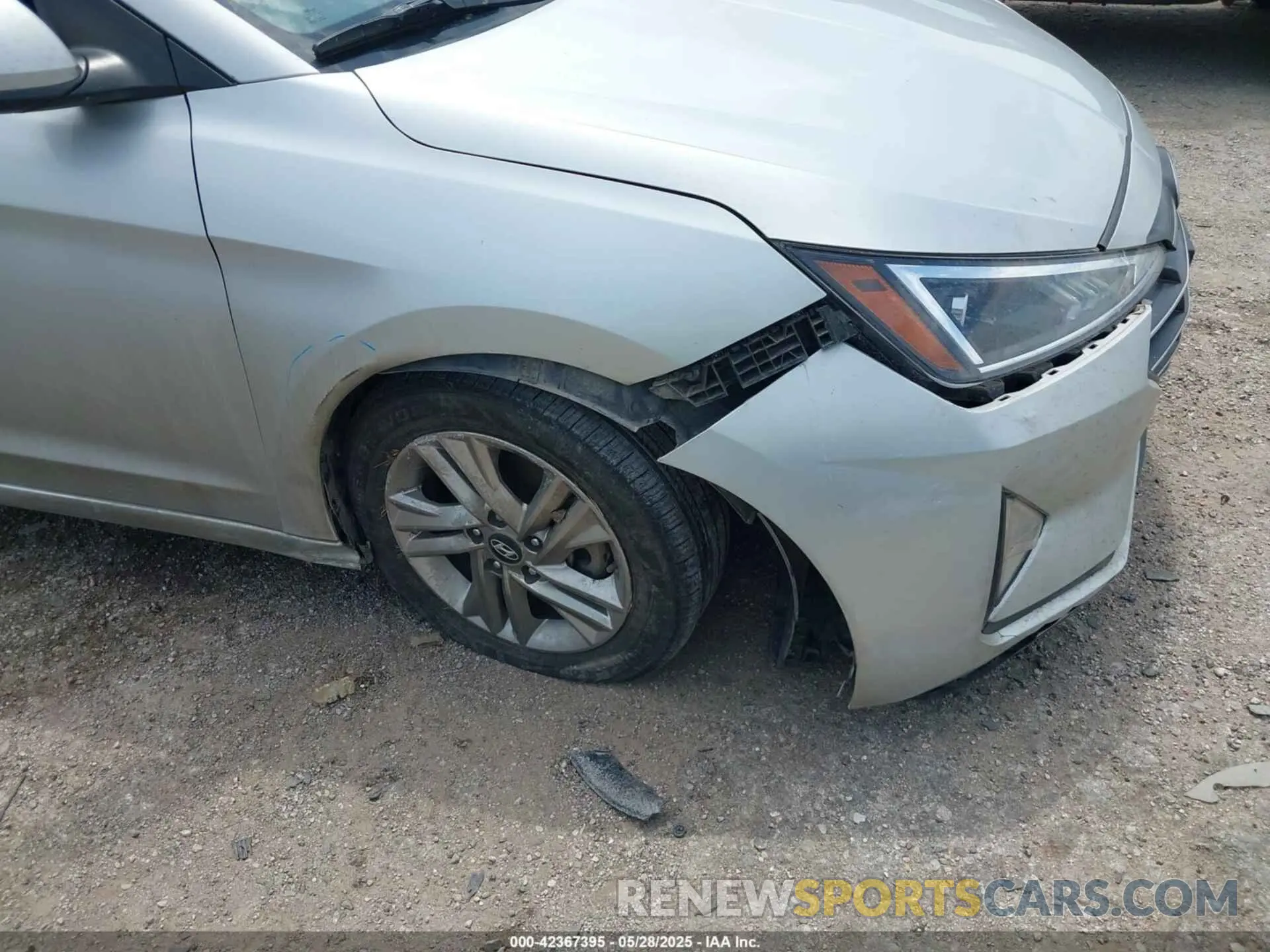 6 Photograph of a damaged car 5NPD84LF6KH435709 HYUNDAI ELANTRA 2019