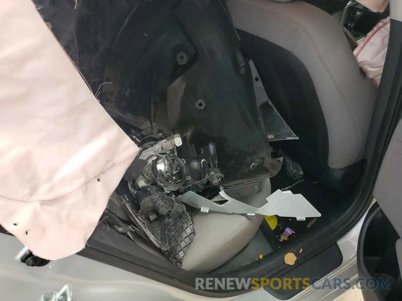 12 Photograph of a damaged car 5NPD84LF6KH445415 HYUNDAI ELANTRA 2019