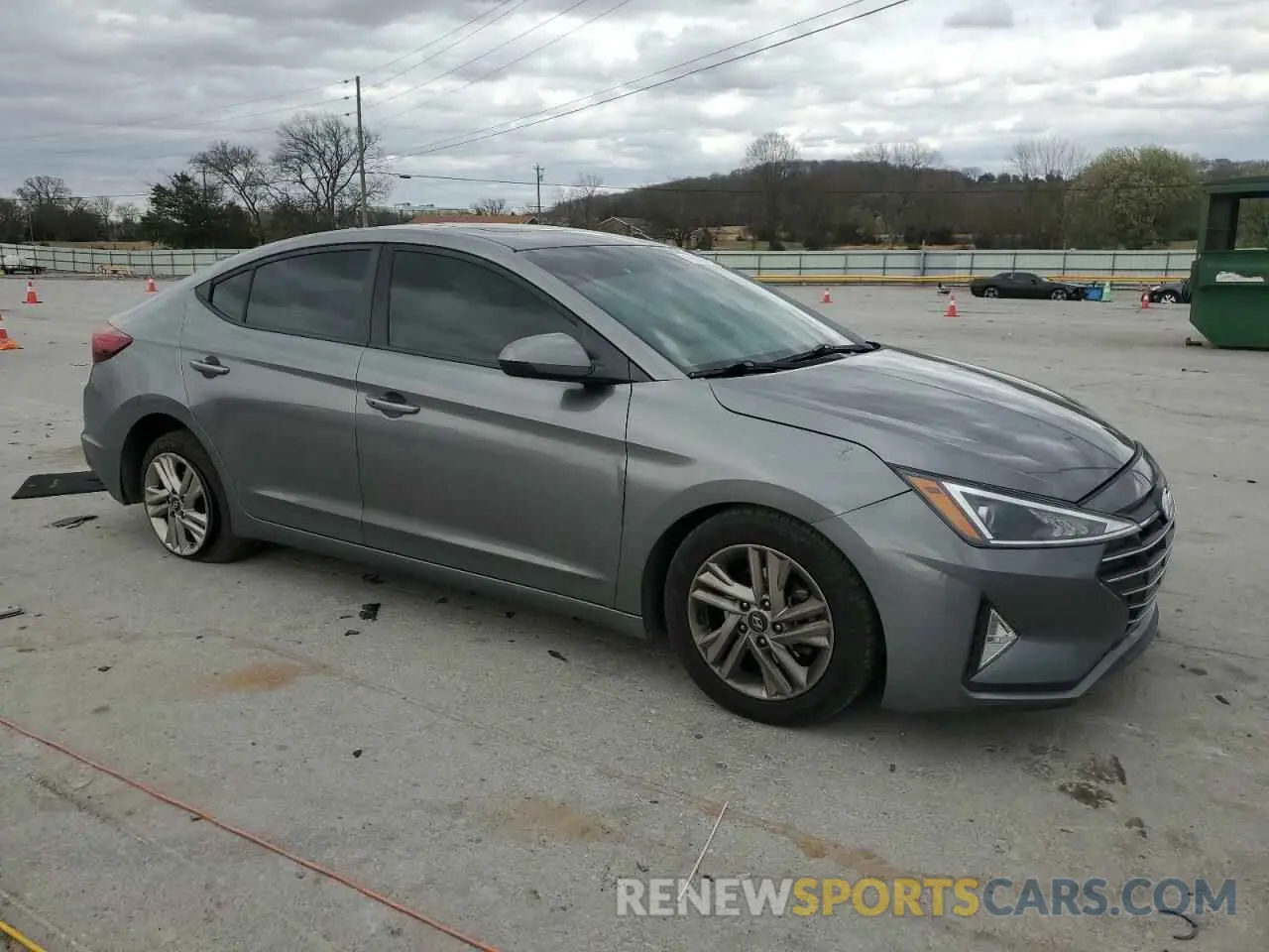 4 Photograph of a damaged car 5NPD84LF6KH450811 HYUNDAI ELANTRA 2019