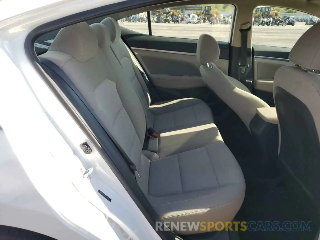 10 Photograph of a damaged car 5NPD84LF6KH458553 HYUNDAI ELANTRA 2019