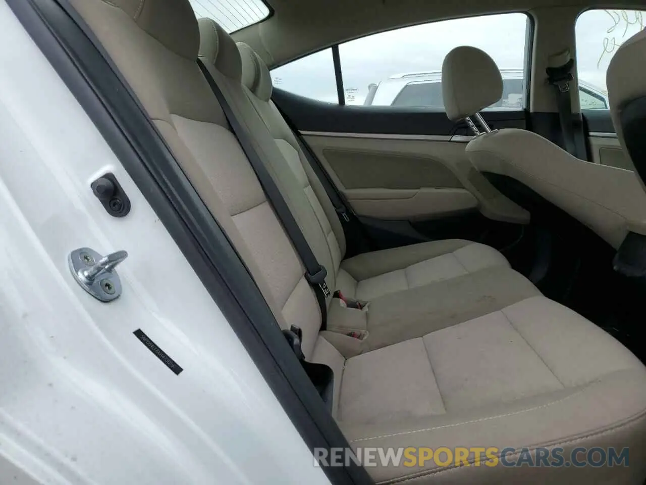 10 Photograph of a damaged car 5NPD84LF6KH473019 HYUNDAI ELANTRA 2019