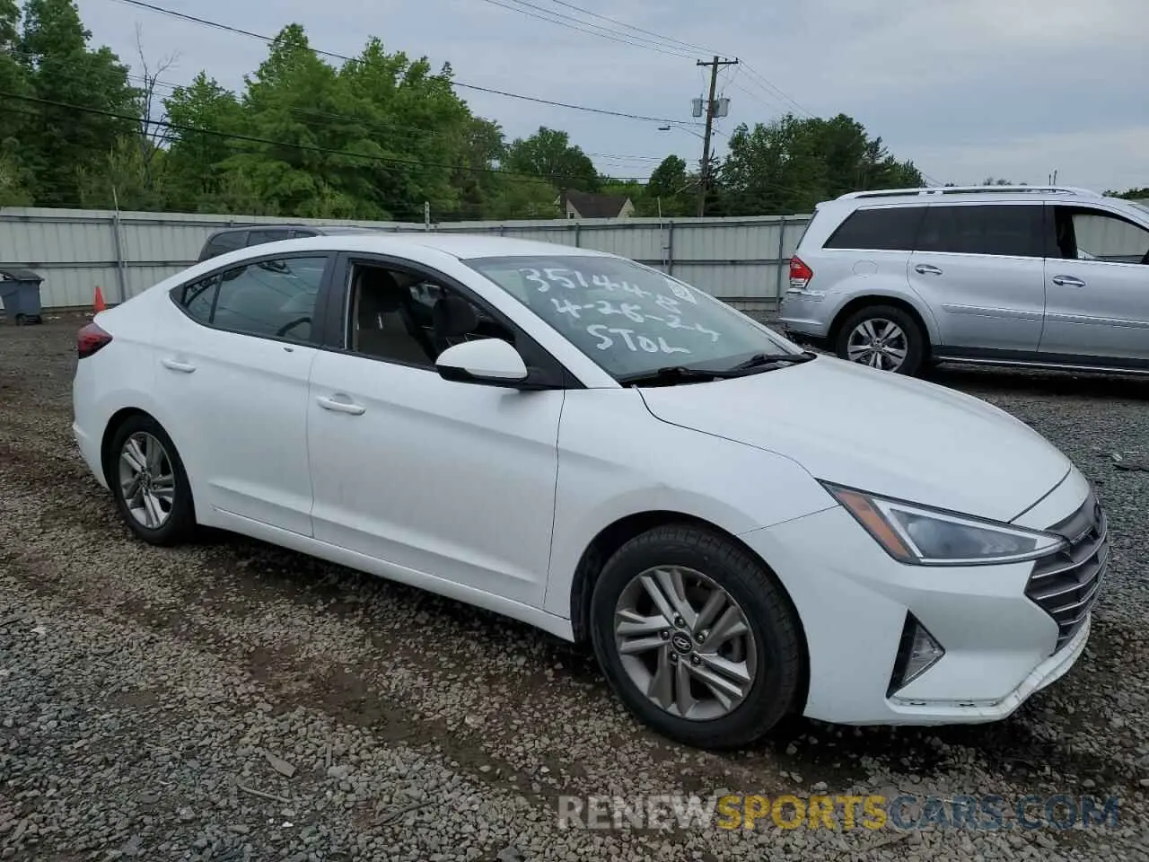 4 Photograph of a damaged car 5NPD84LF6KH473019 HYUNDAI ELANTRA 2019
