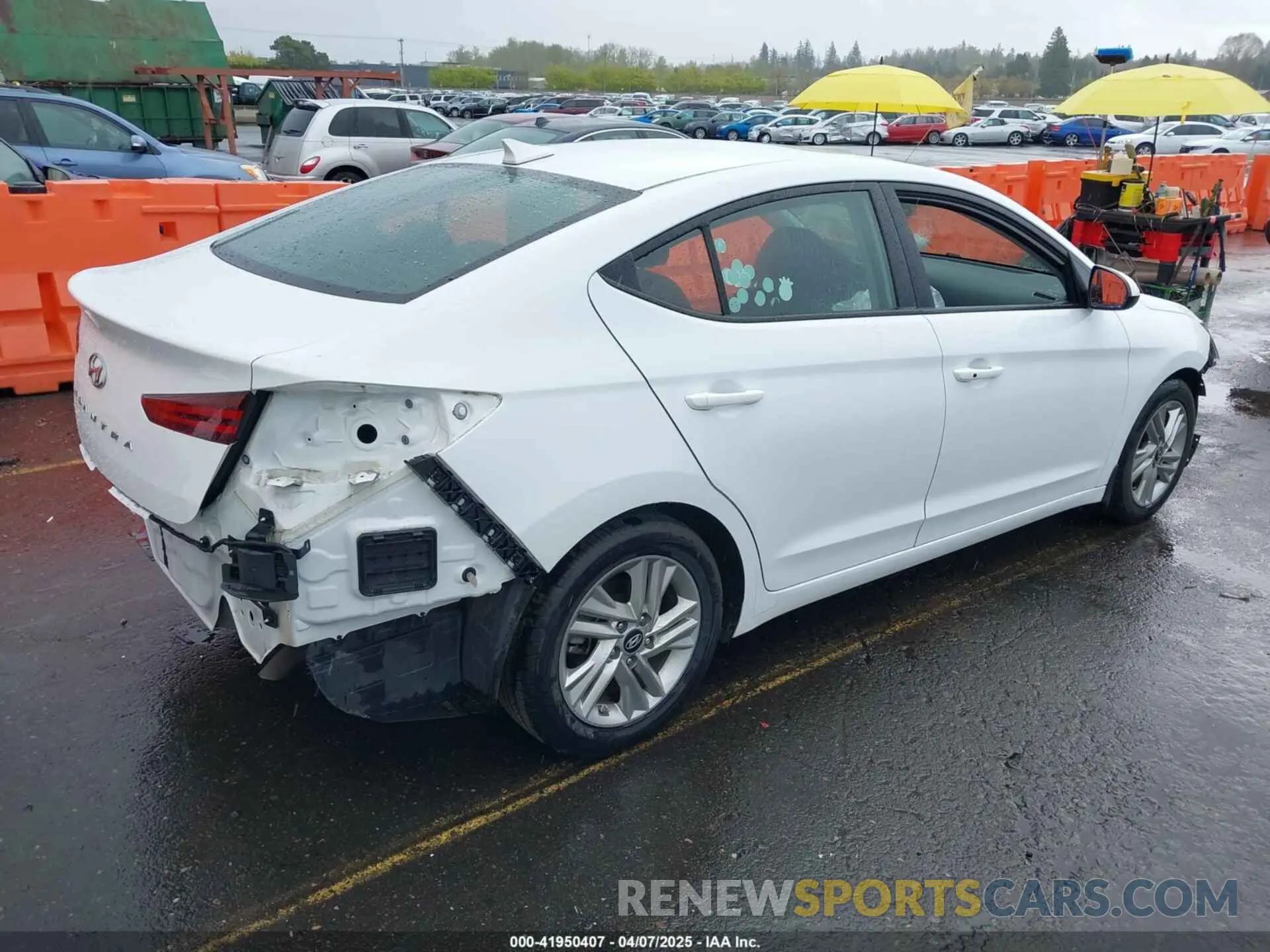 4 Photograph of a damaged car 5NPD84LF6KH476888 HYUNDAI ELANTRA 2019