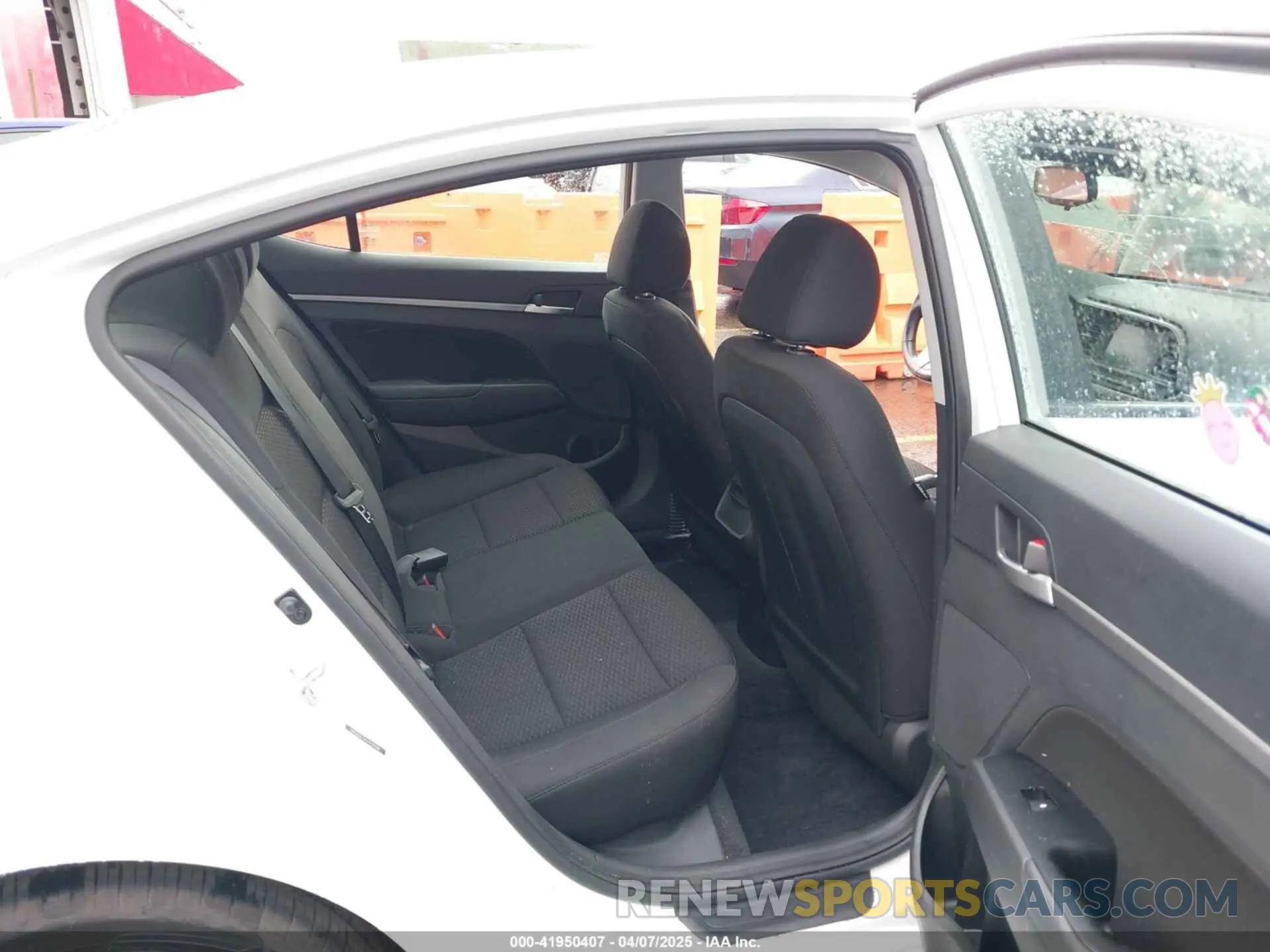 8 Photograph of a damaged car 5NPD84LF6KH476888 HYUNDAI ELANTRA 2019