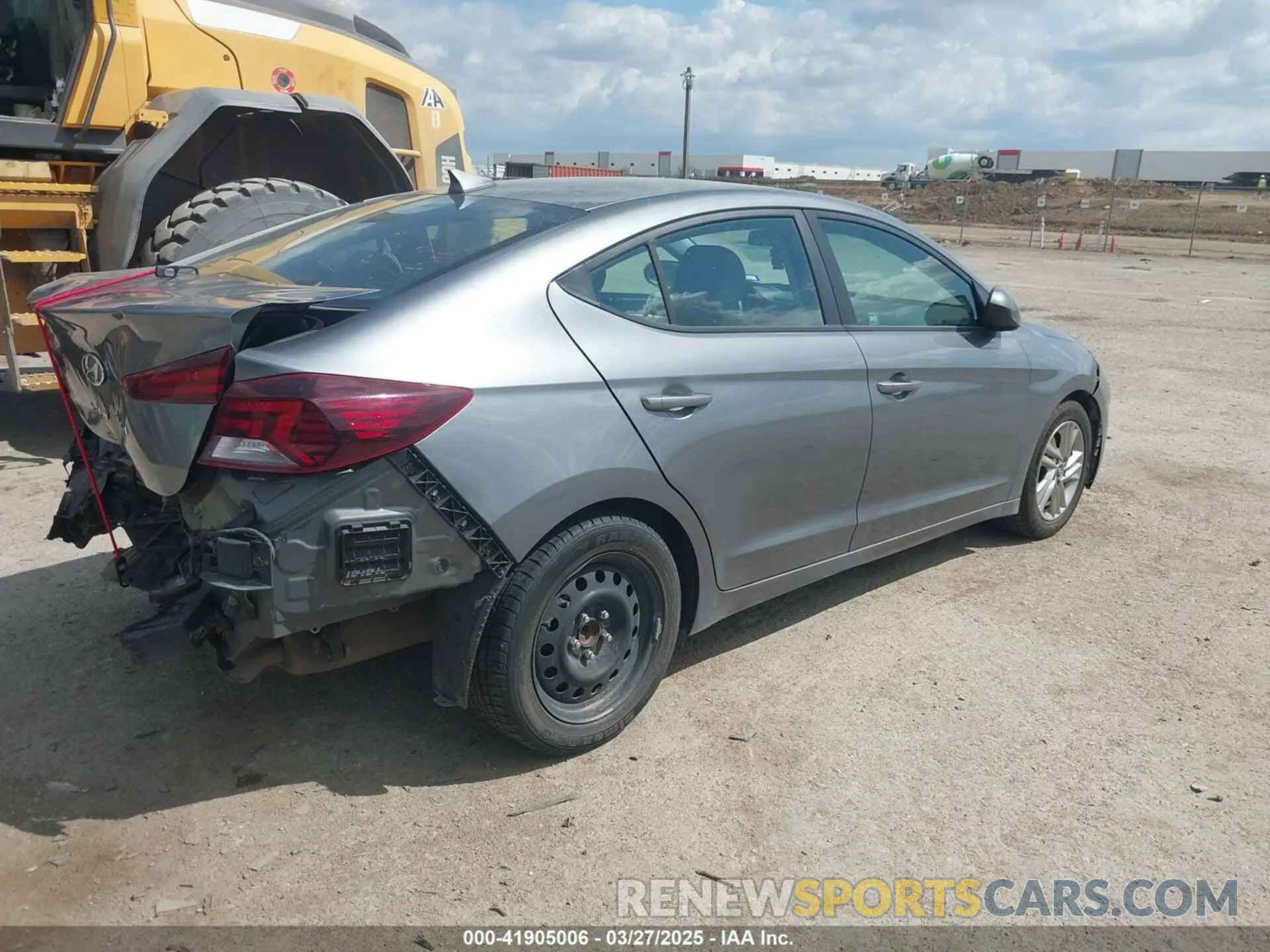 4 Photograph of a damaged car 5NPD84LF6KH480049 HYUNDAI ELANTRA 2019