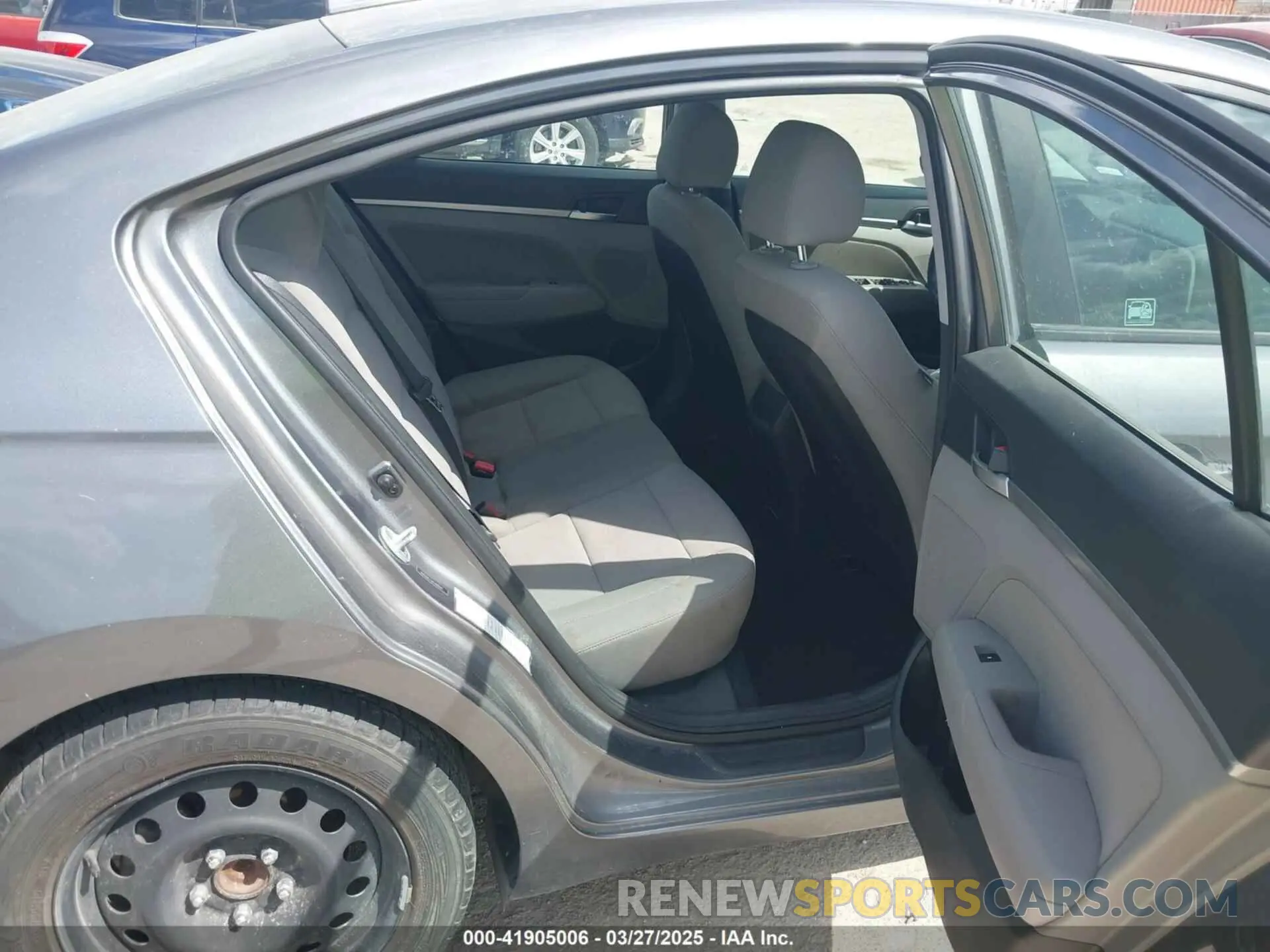 8 Photograph of a damaged car 5NPD84LF6KH480049 HYUNDAI ELANTRA 2019
