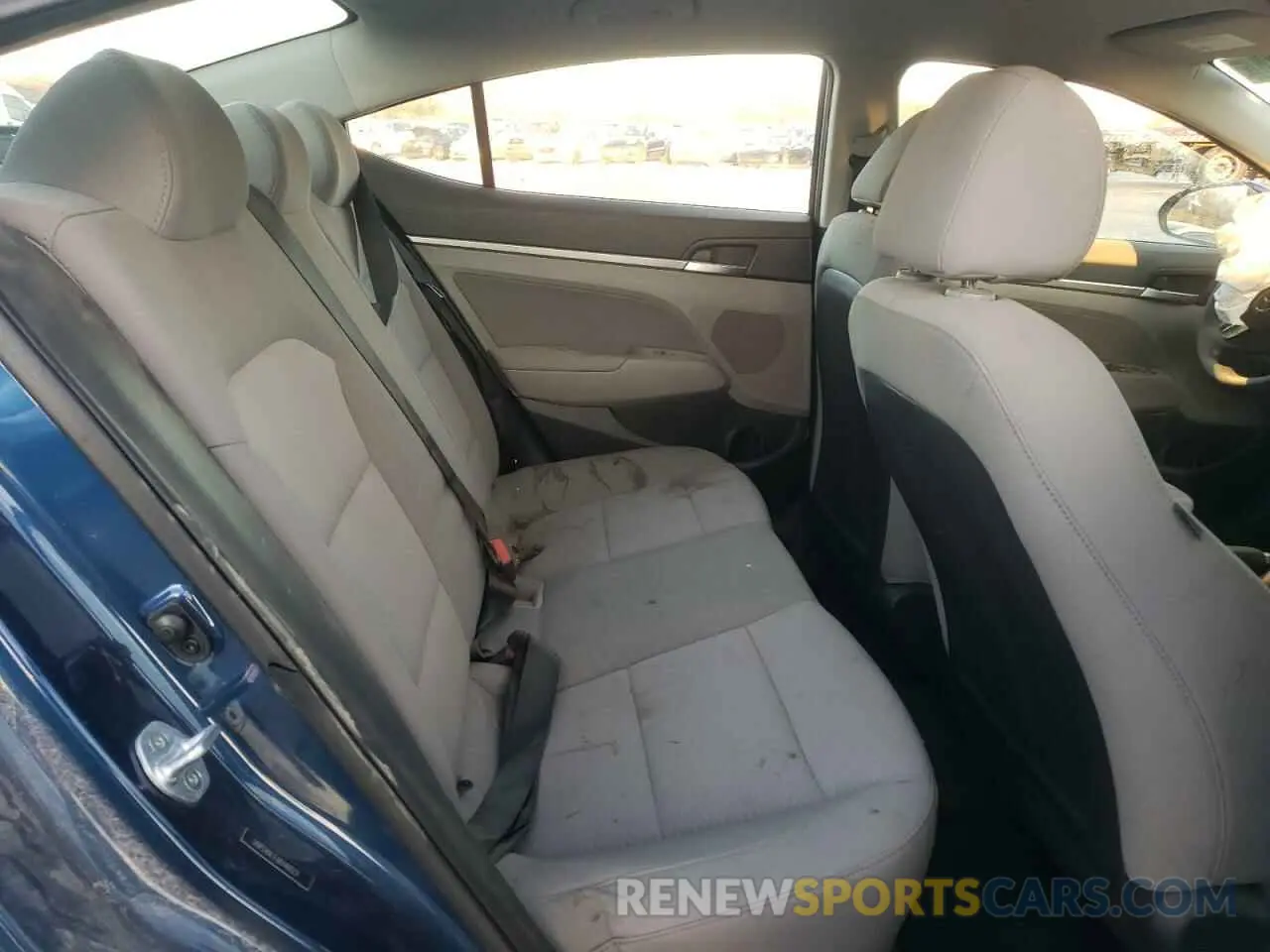 10 Photograph of a damaged car 5NPD84LF6KH481217 HYUNDAI ELANTRA 2019