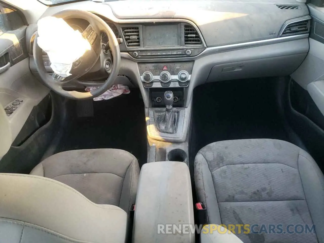 8 Photograph of a damaged car 5NPD84LF6KH481217 HYUNDAI ELANTRA 2019