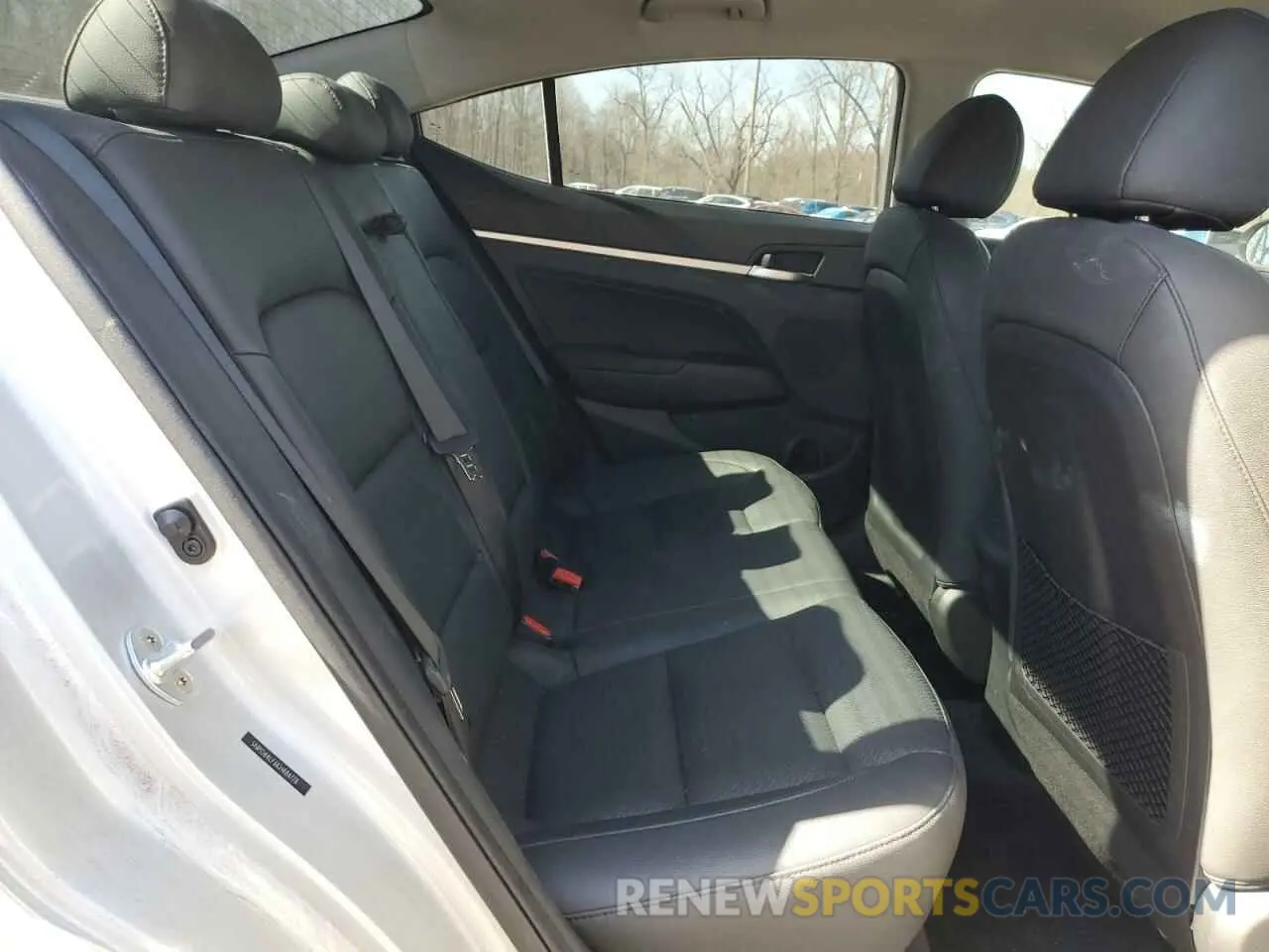 11 Photograph of a damaged car 5NPD84LF6KH484778 HYUNDAI ELANTRA 2019