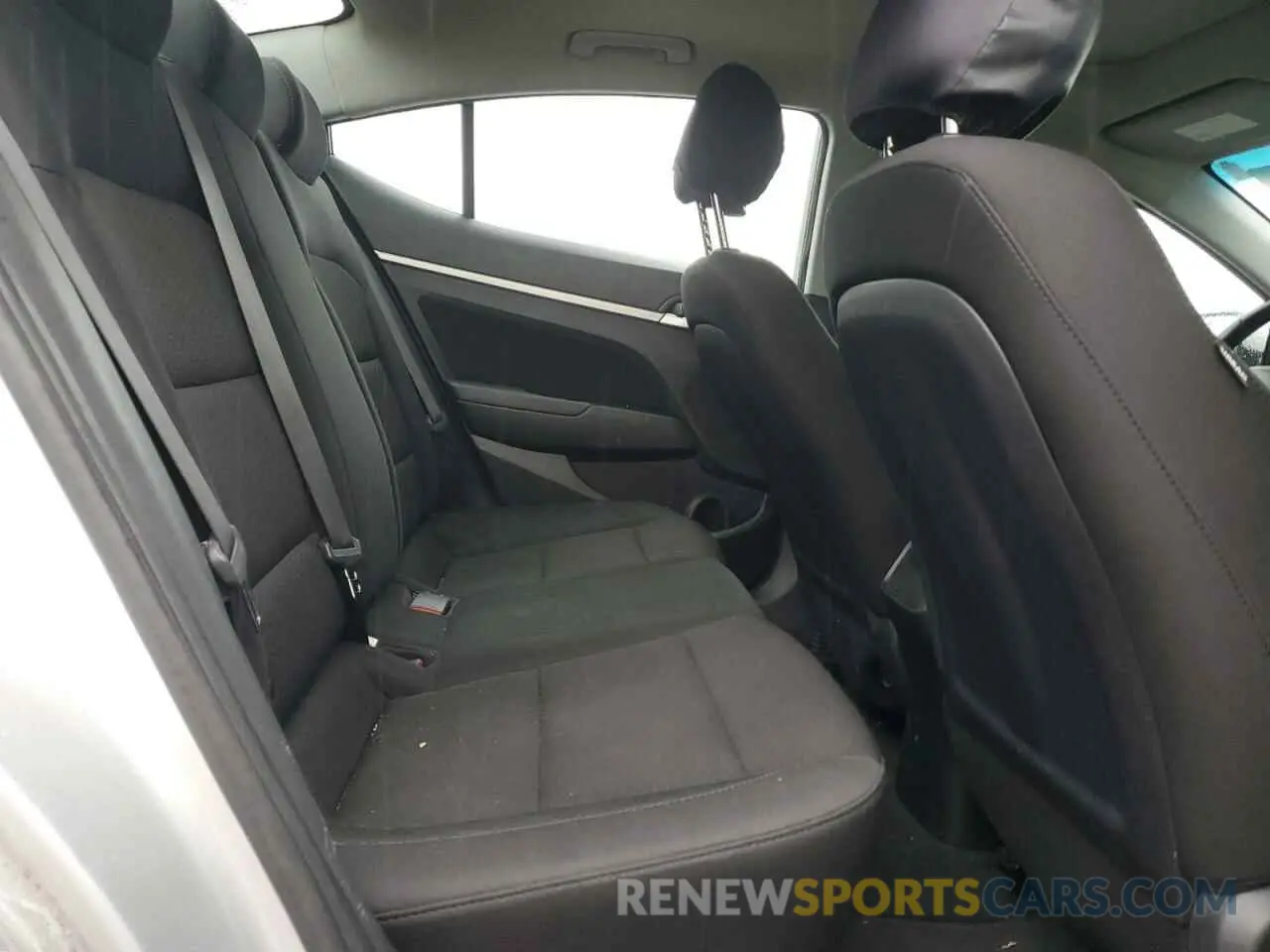 10 Photograph of a damaged car 5NPD84LF7KH420278 HYUNDAI ELANTRA 2019