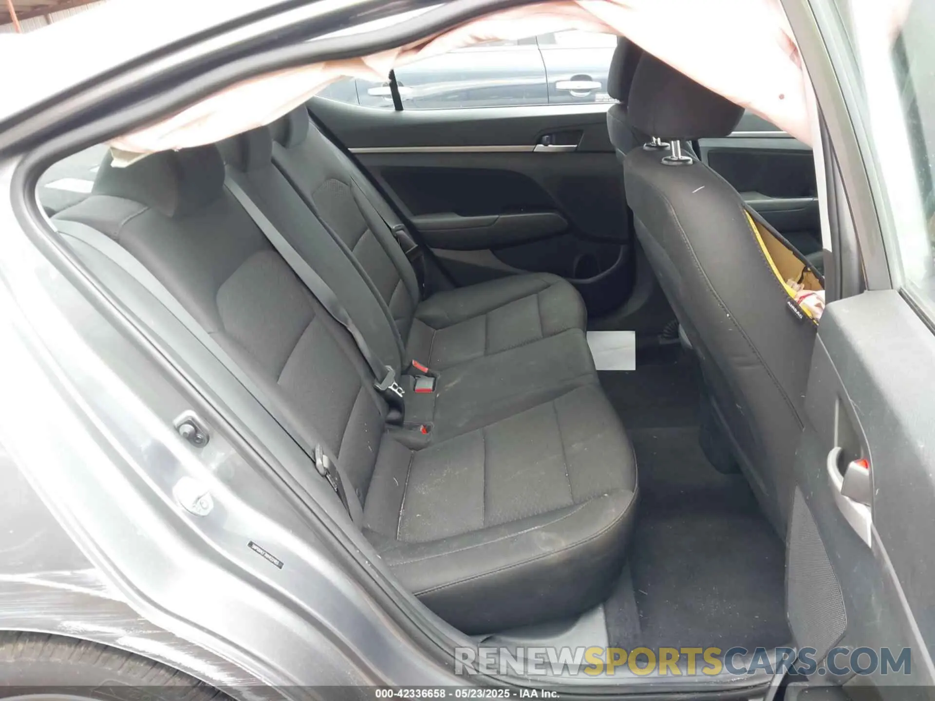 8 Photograph of a damaged car 5NPD84LF7KH422483 HYUNDAI ELANTRA 2019