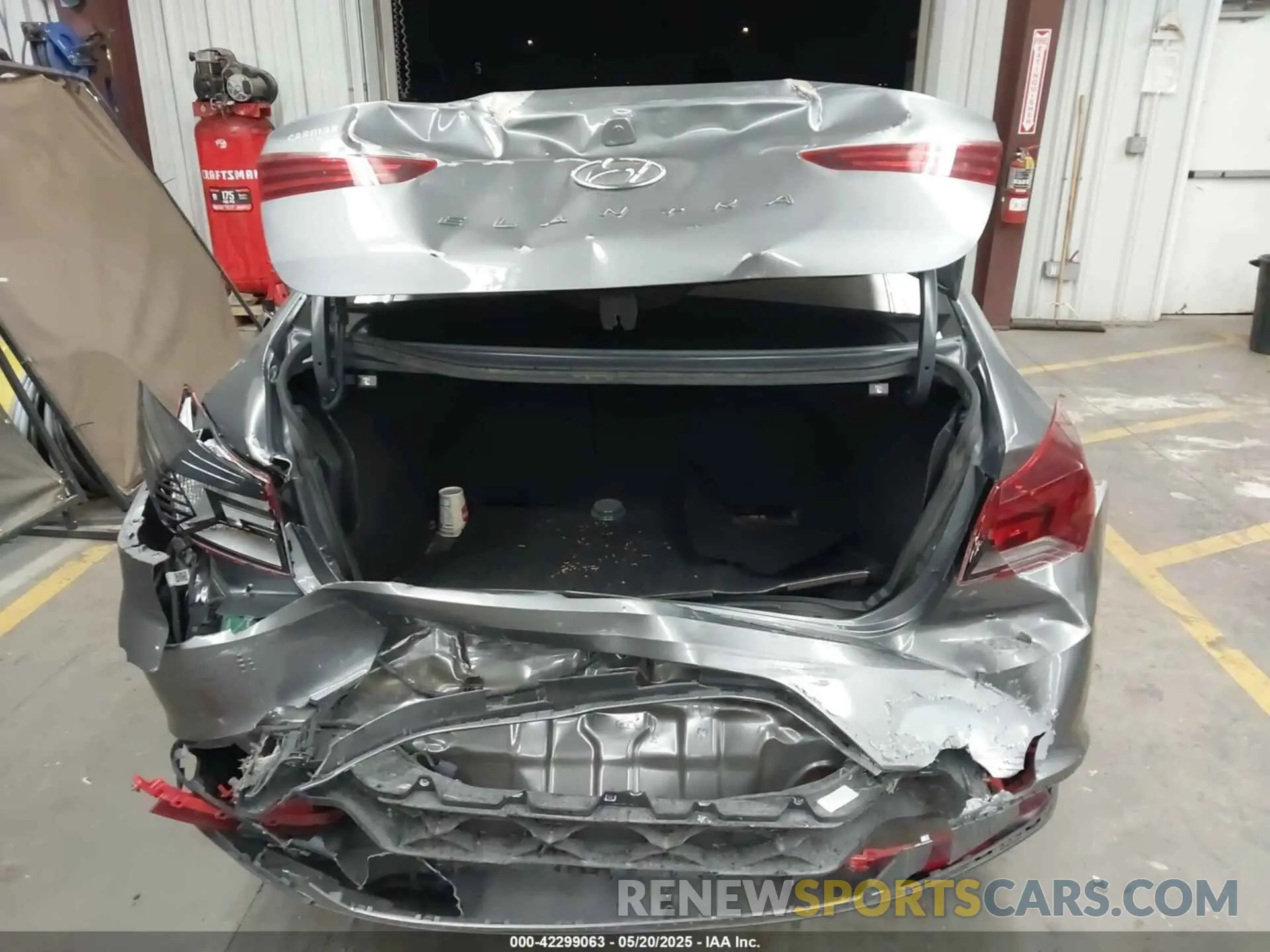 16 Photograph of a damaged car 5NPD84LF7KH424833 HYUNDAI ELANTRA 2019