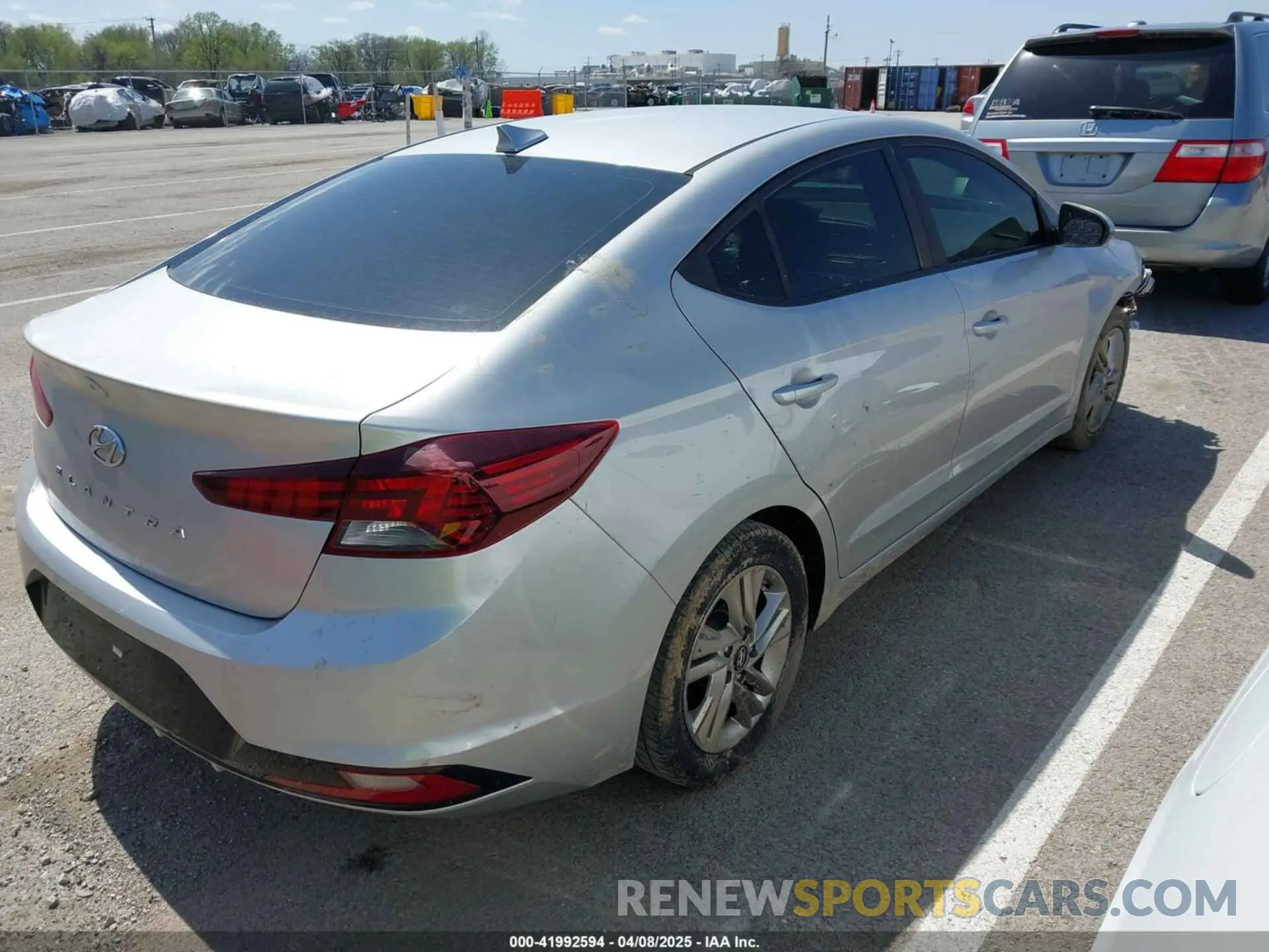4 Photograph of a damaged car 5NPD84LF7KH430261 HYUNDAI ELANTRA 2019
