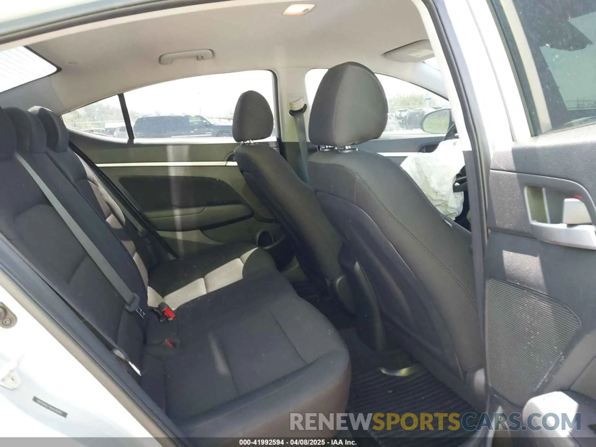 8 Photograph of a damaged car 5NPD84LF7KH430261 HYUNDAI ELANTRA 2019