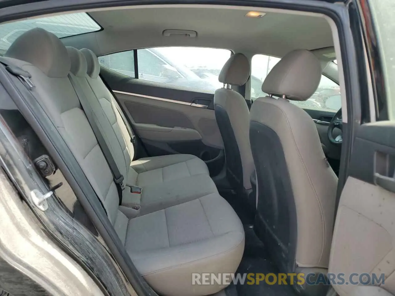 10 Photograph of a damaged car 5NPD84LF7KH437873 HYUNDAI ELANTRA 2019