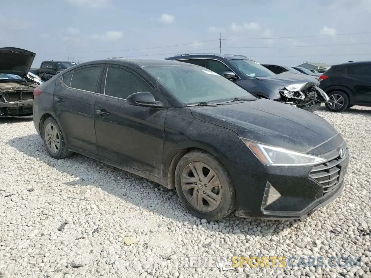 4 Photograph of a damaged car 5NPD84LF7KH437873 HYUNDAI ELANTRA 2019