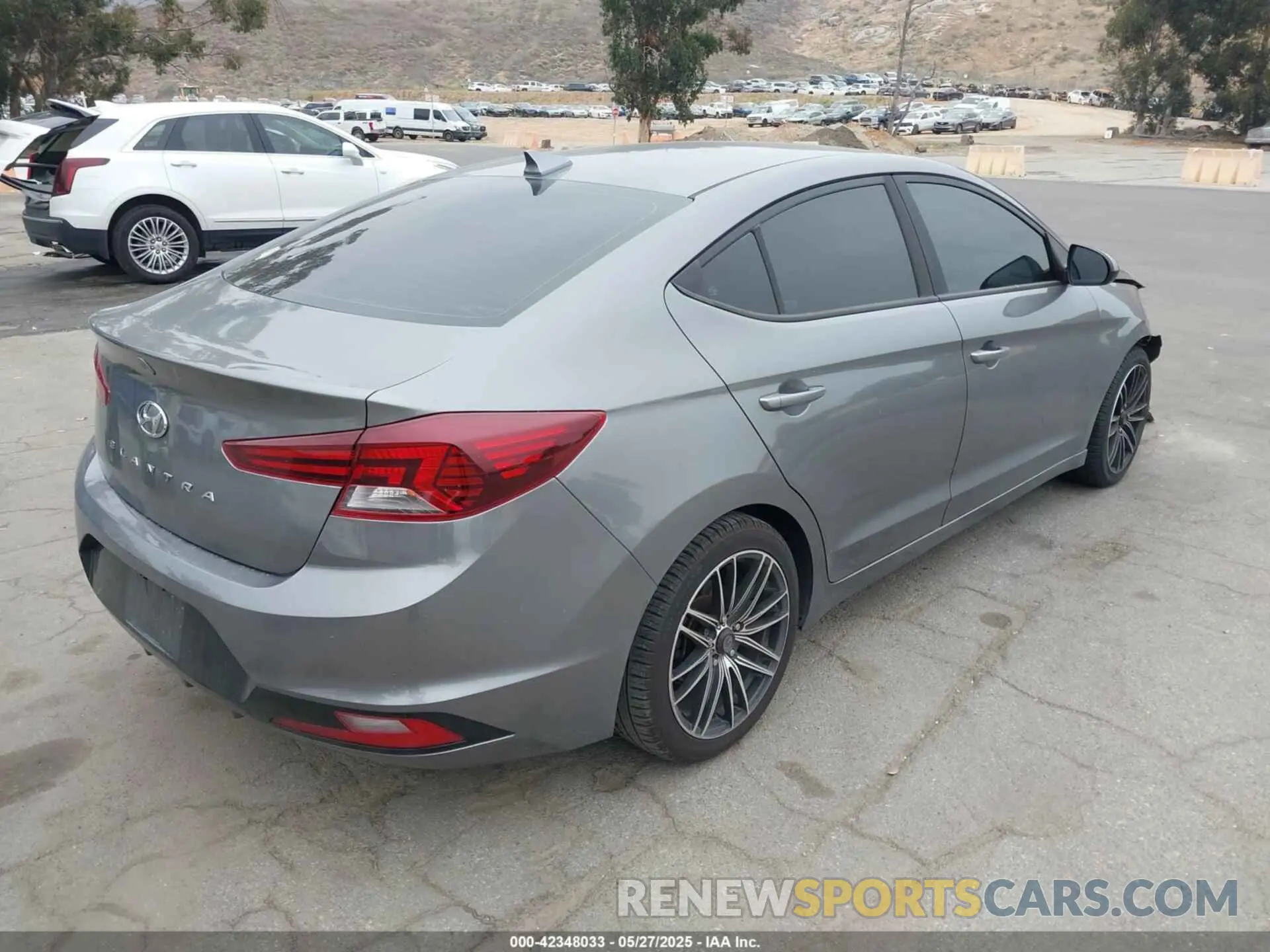 4 Photograph of a damaged car 5NPD84LF7KH446895 HYUNDAI ELANTRA 2019