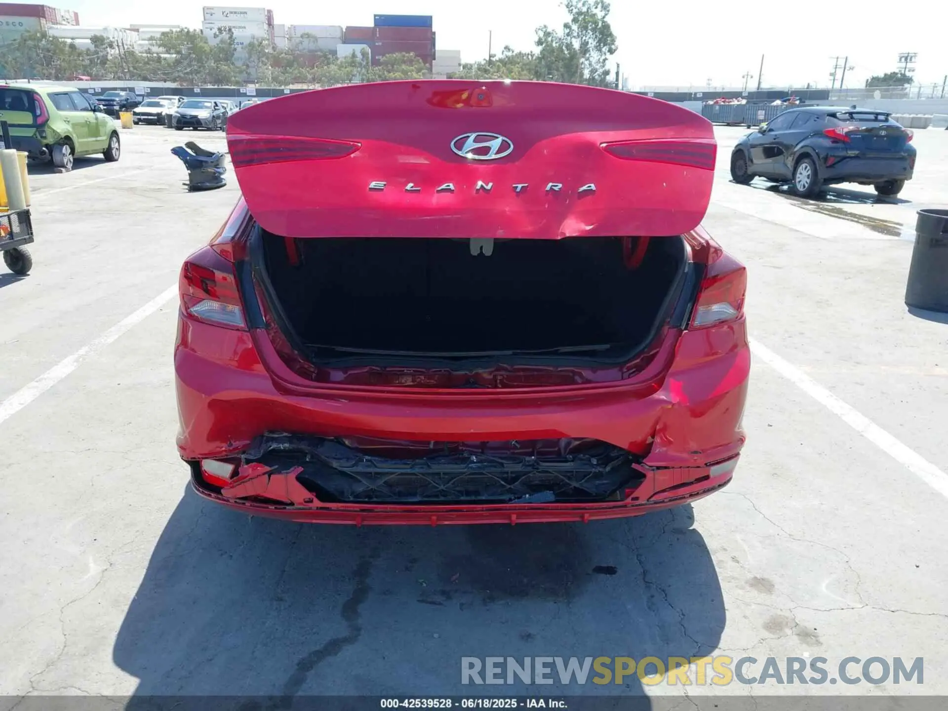 6 Photograph of a damaged car 5NPD84LF7KH452406 HYUNDAI ELANTRA 2019