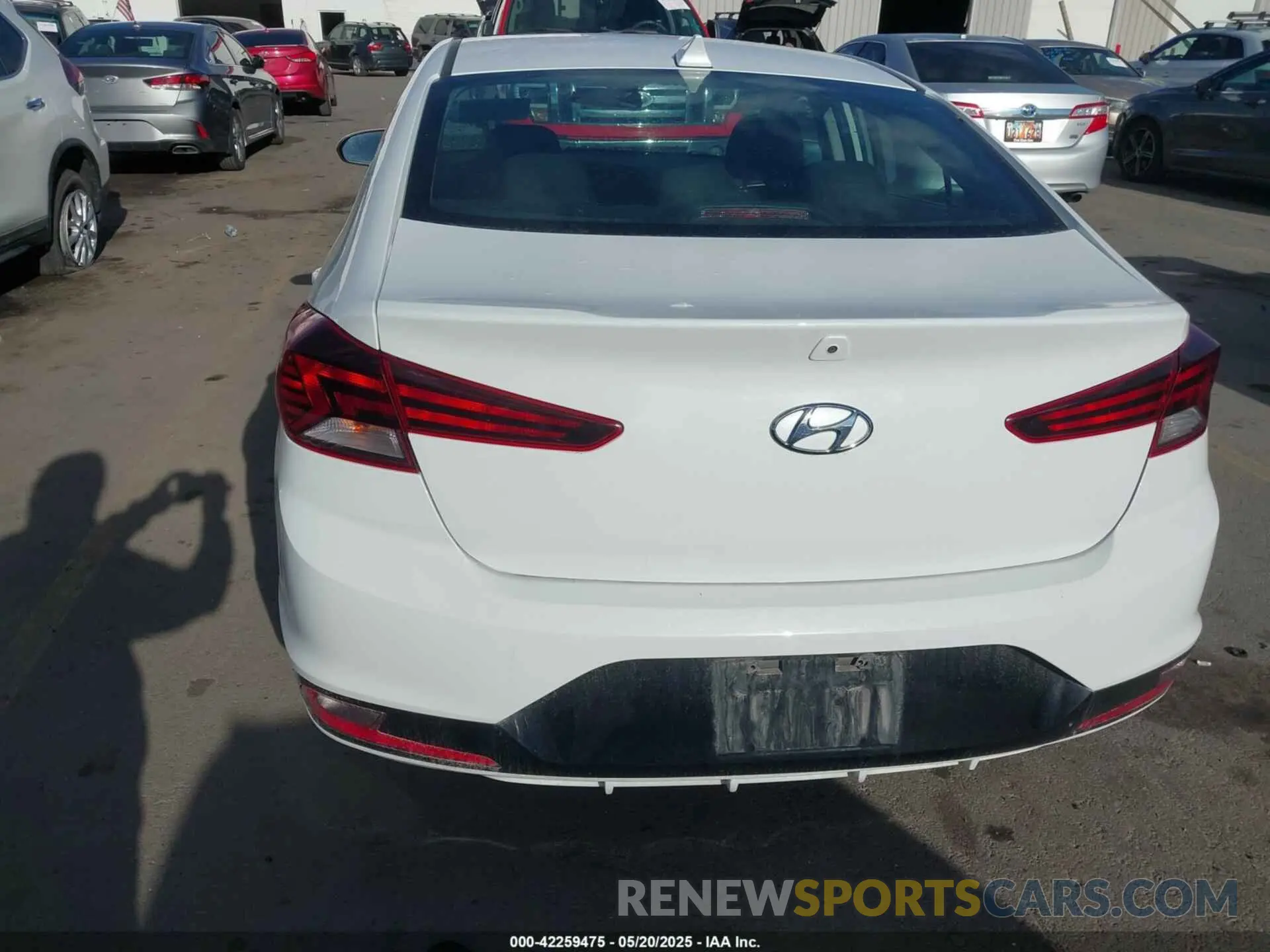 16 Photograph of a damaged car 5NPD84LF7KH454866 HYUNDAI ELANTRA 2019