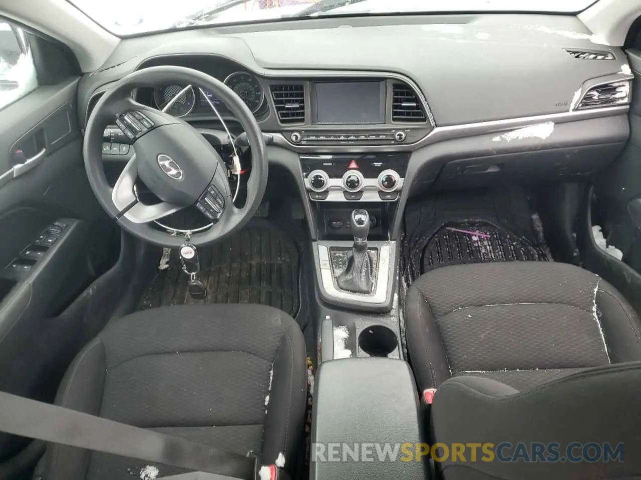 8 Photograph of a damaged car 5NPD84LF7KH457282 HYUNDAI ELANTRA 2019