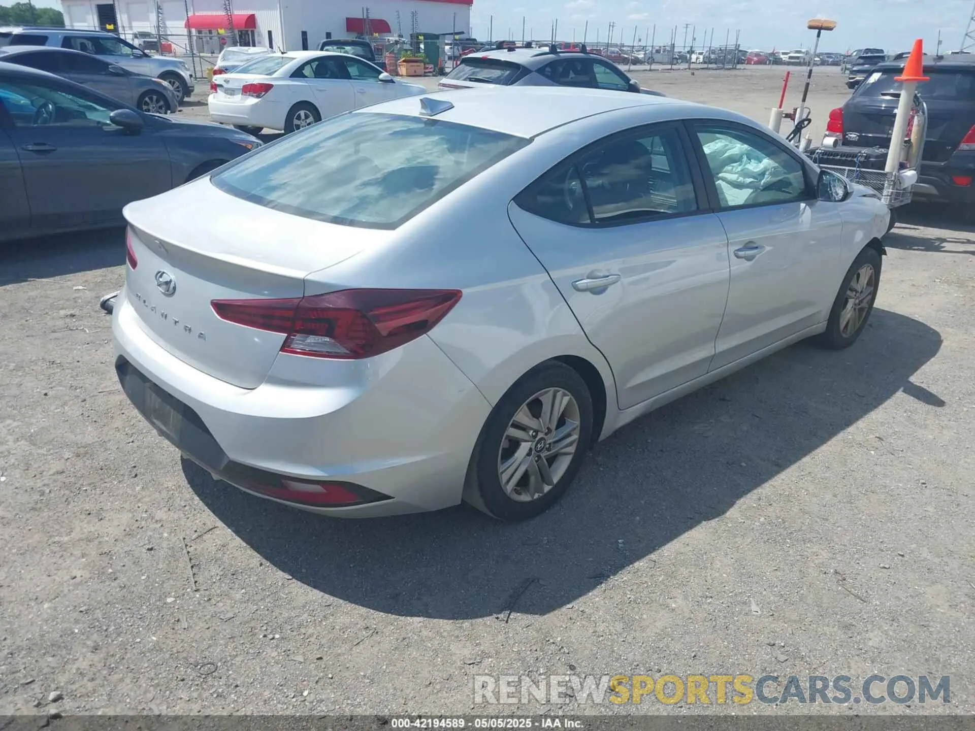 4 Photograph of a damaged car 5NPD84LF7KH459775 HYUNDAI ELANTRA 2019