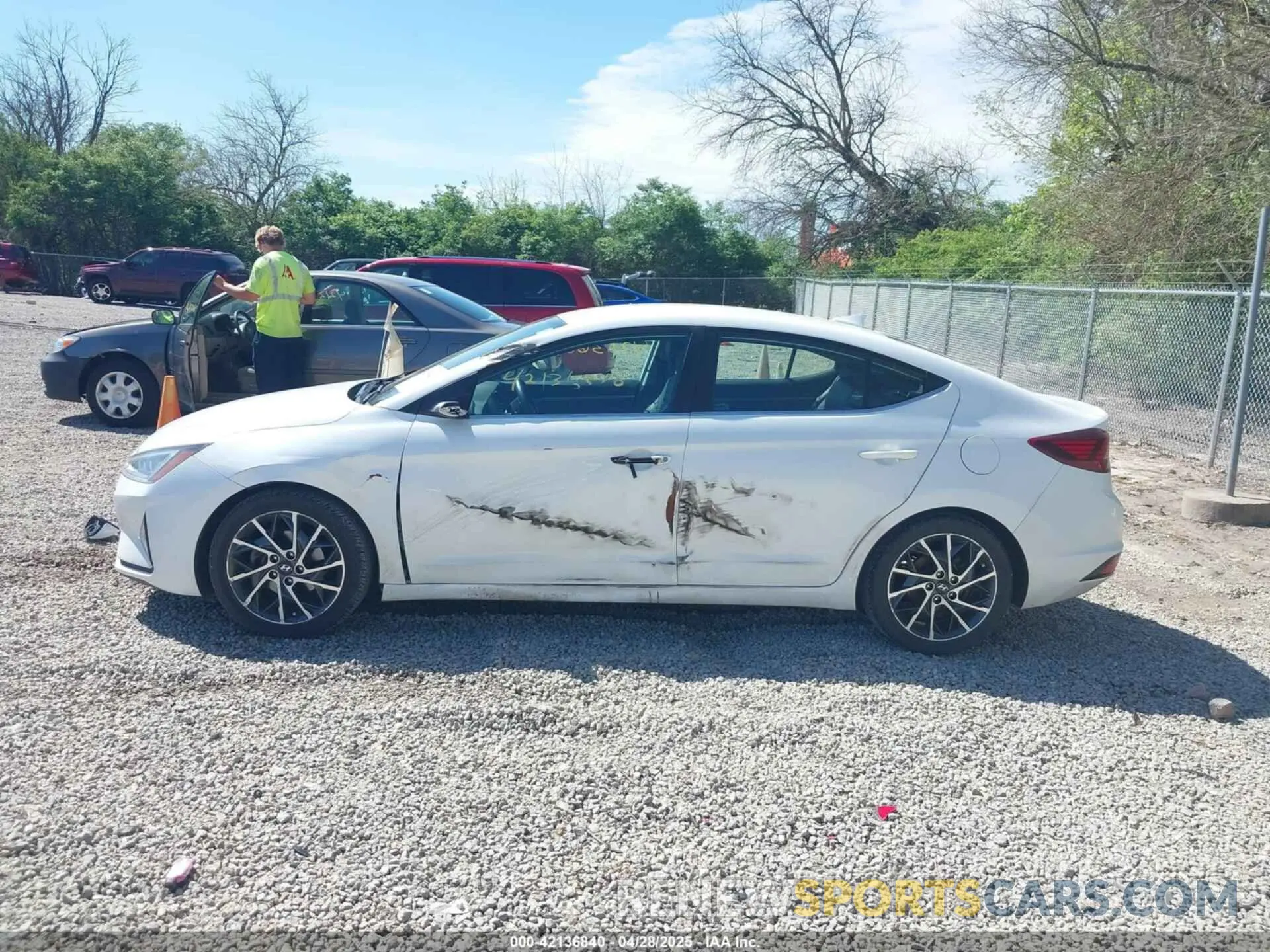 15 Photograph of a damaged car 5NPD84LF7KH464281 HYUNDAI ELANTRA 2019