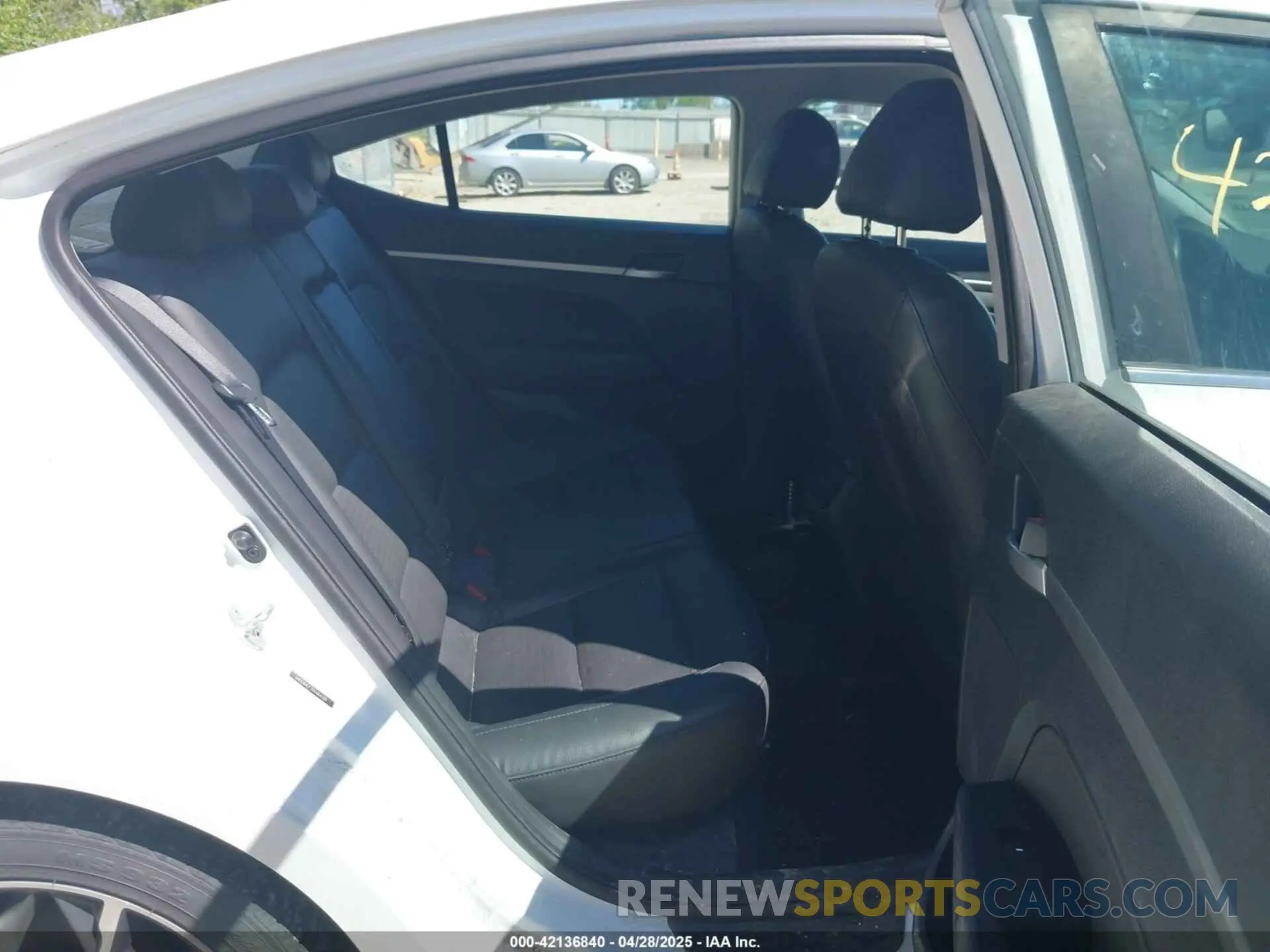 8 Photograph of a damaged car 5NPD84LF7KH464281 HYUNDAI ELANTRA 2019