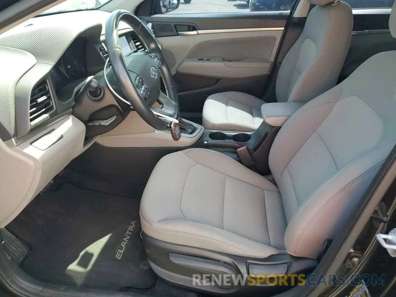 7 Photograph of a damaged car 5NPD84LF7KH482330 HYUNDAI ELANTRA 2019