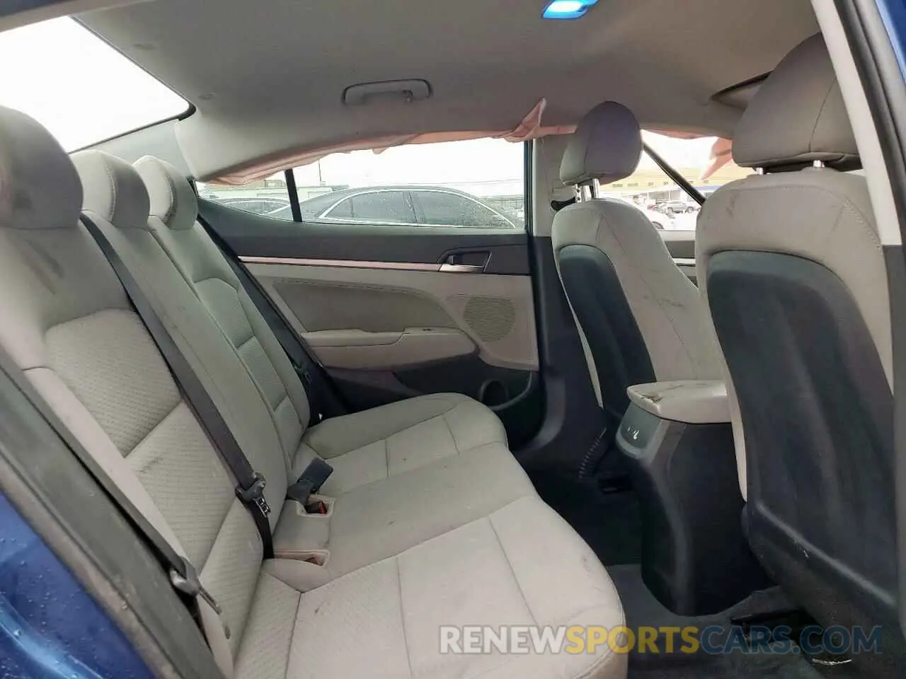 10 Photograph of a damaged car 5NPD84LF8KH403229 HYUNDAI ELANTRA 2019