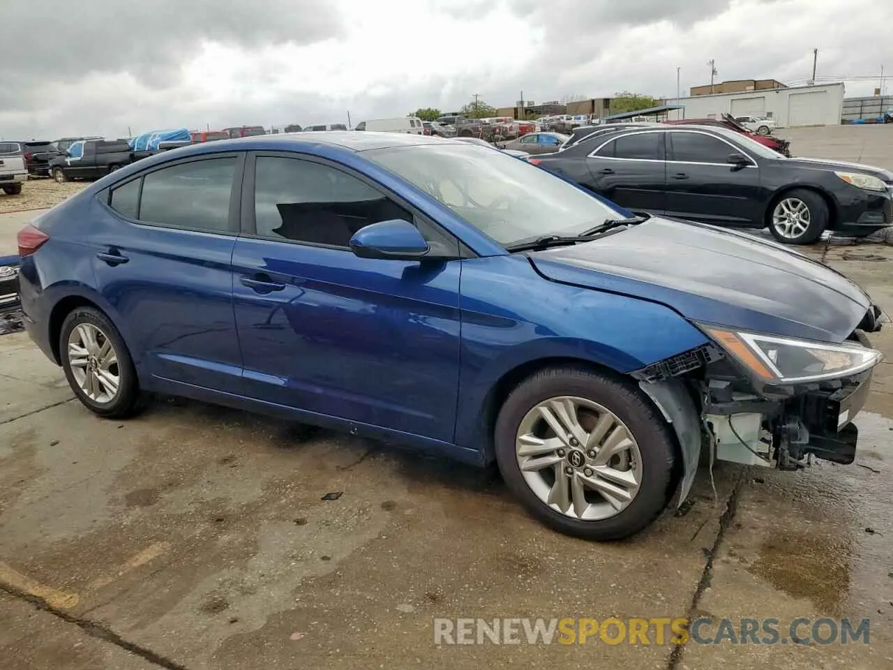 4 Photograph of a damaged car 5NPD84LF8KH403229 HYUNDAI ELANTRA 2019