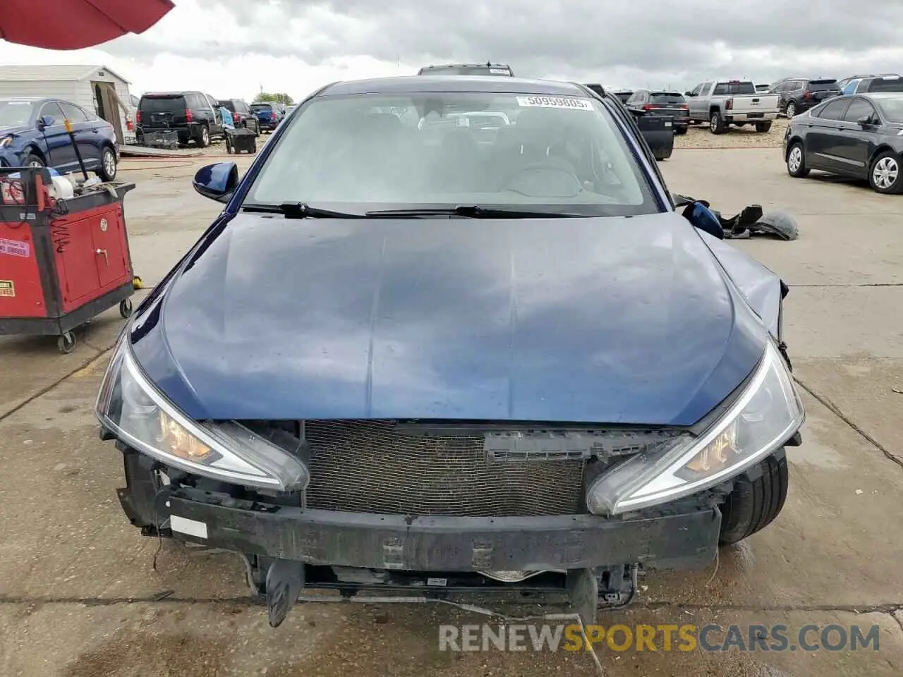 5 Photograph of a damaged car 5NPD84LF8KH403229 HYUNDAI ELANTRA 2019