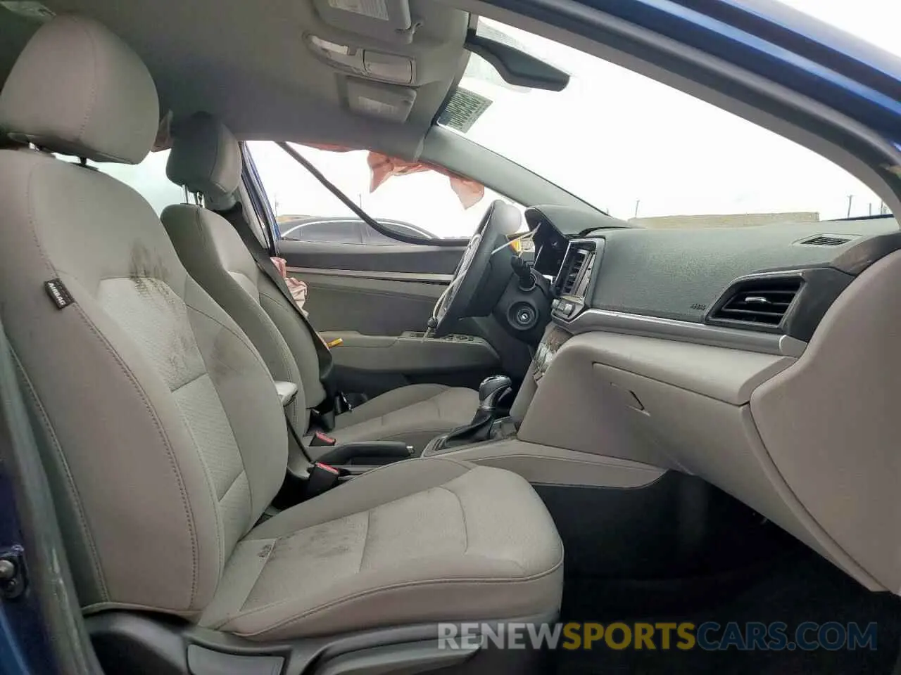 7 Photograph of a damaged car 5NPD84LF8KH403229 HYUNDAI ELANTRA 2019