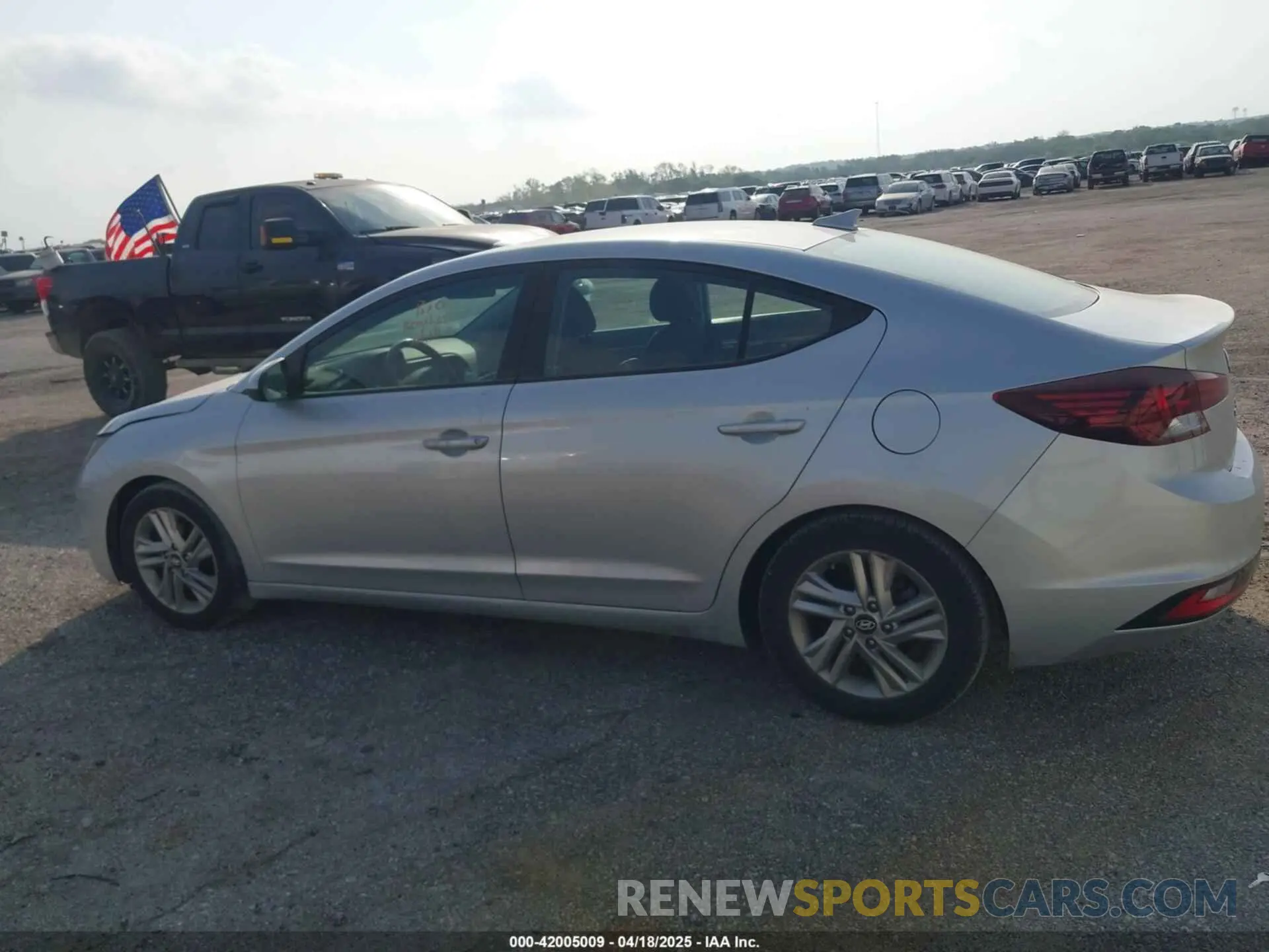 14 Photograph of a damaged car 5NPD84LF8KH404381 HYUNDAI ELANTRA 2019