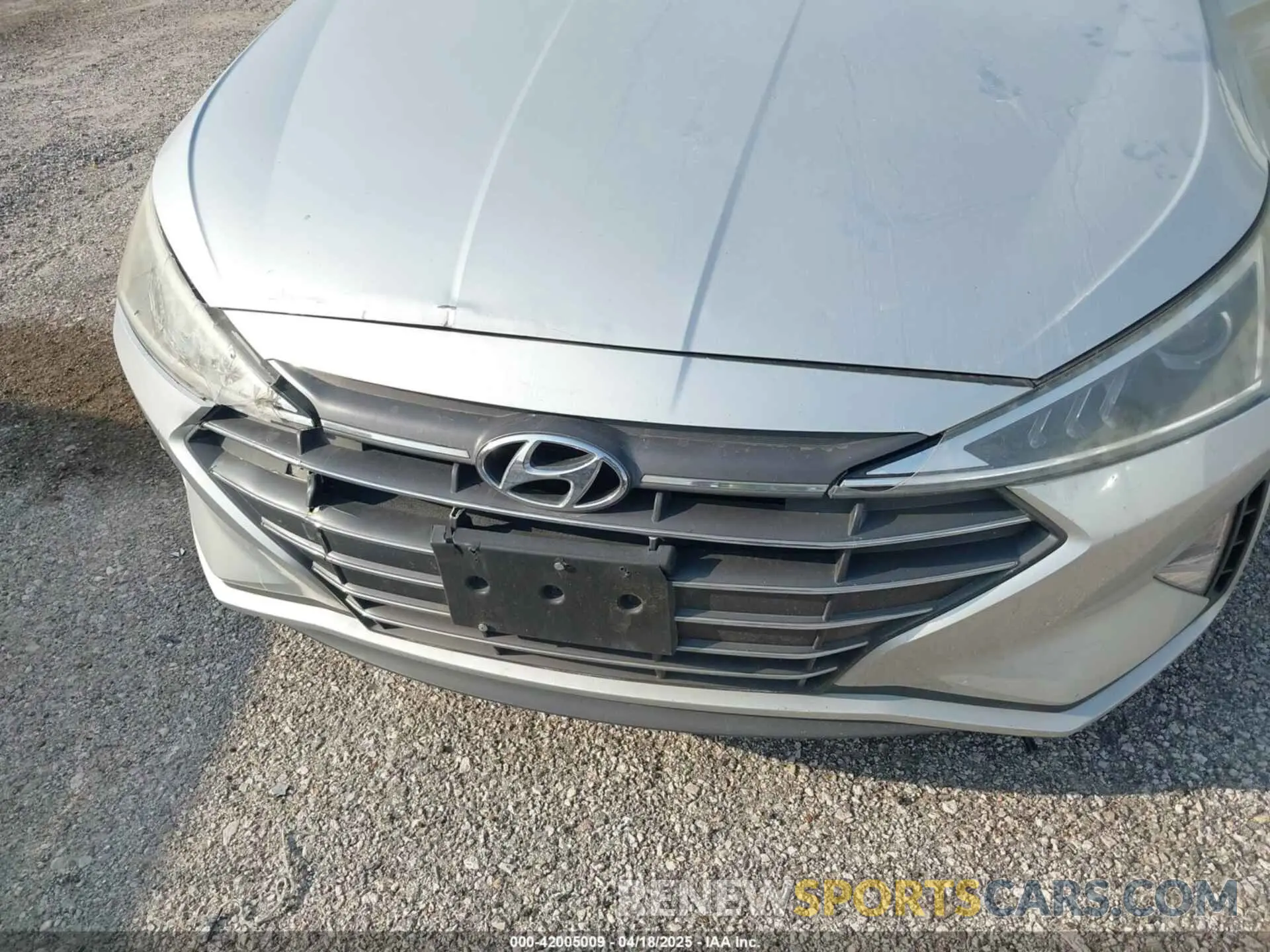 6 Photograph of a damaged car 5NPD84LF8KH404381 HYUNDAI ELANTRA 2019