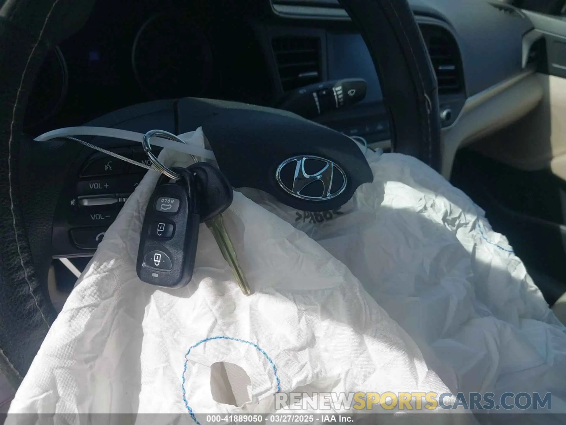 11 Photograph of a damaged car 5NPD84LF8KH408575 HYUNDAI ELANTRA 2019