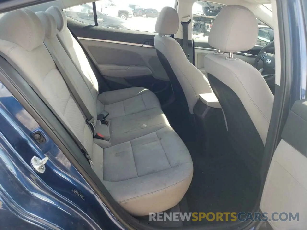 10 Photograph of a damaged car 5NPD84LF8KH410648 HYUNDAI ELANTRA 2019