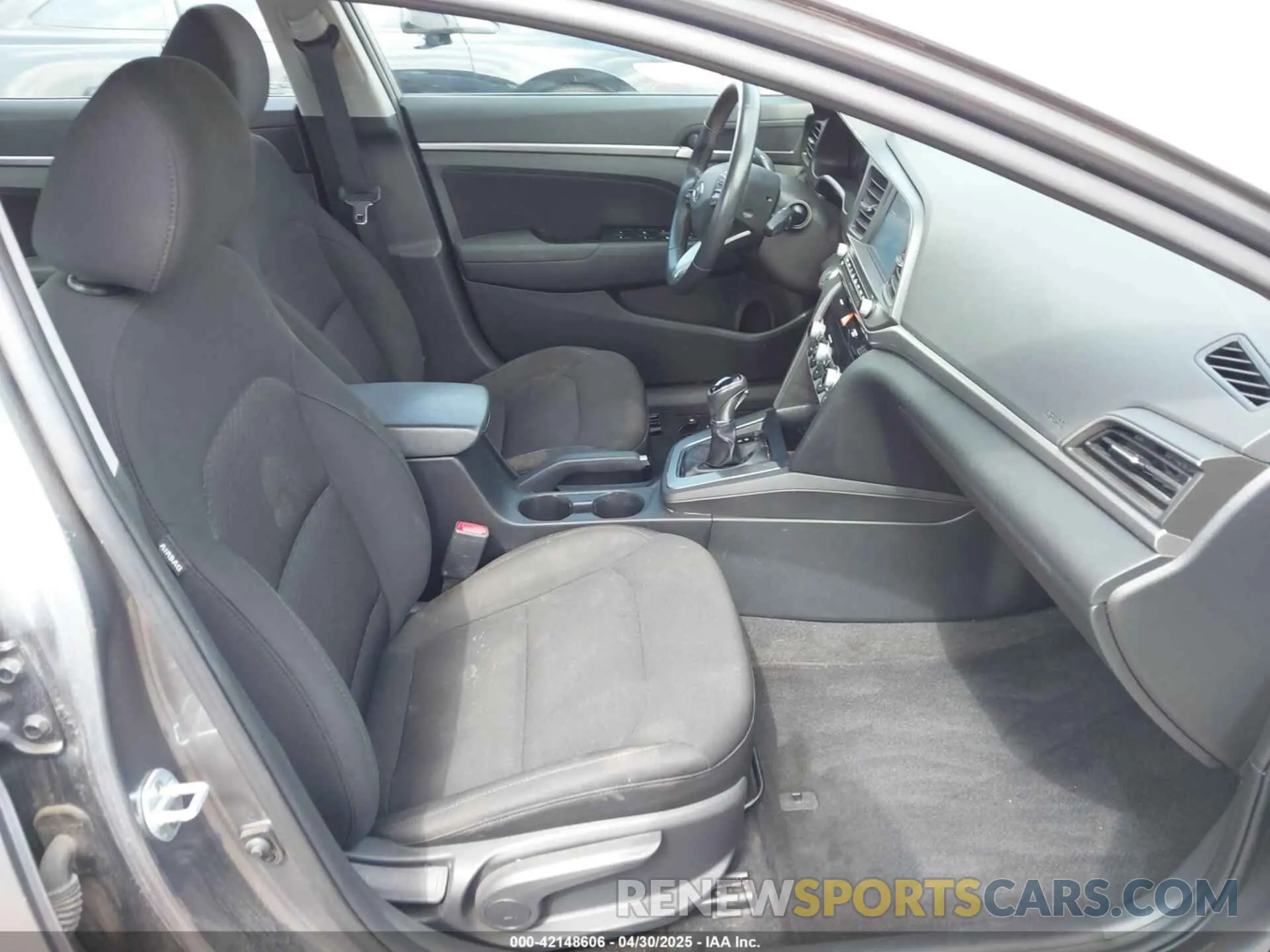 5 Photograph of a damaged car 5NPD84LF8KH414733 HYUNDAI ELANTRA 2019