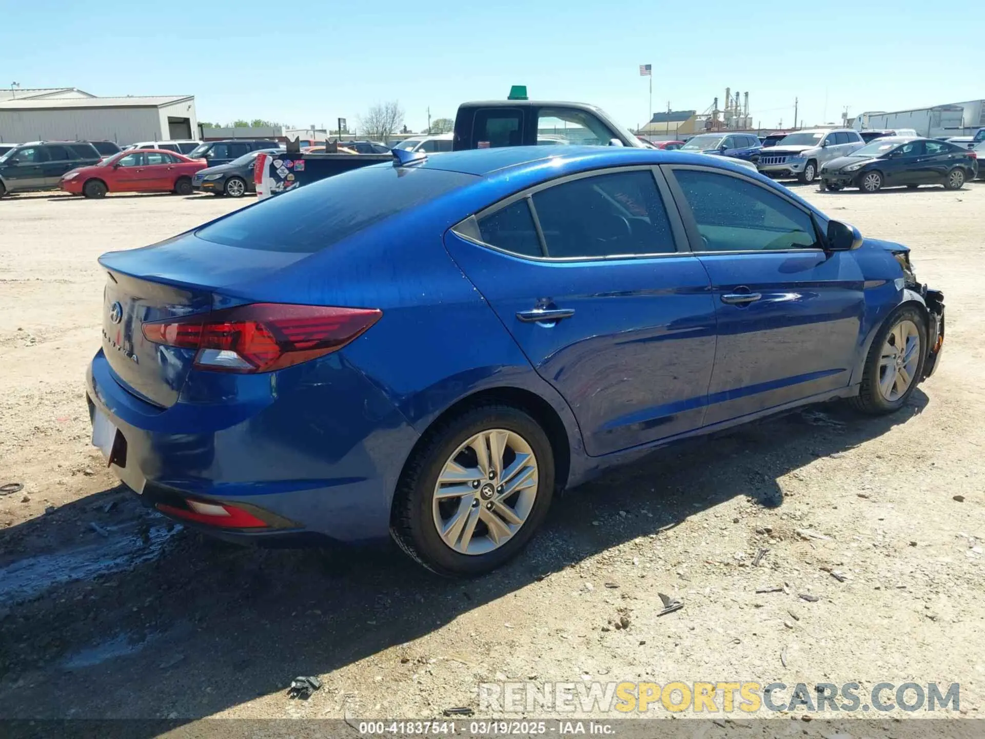 4 Photograph of a damaged car 5NPD84LF8KH420290 HYUNDAI ELANTRA 2019