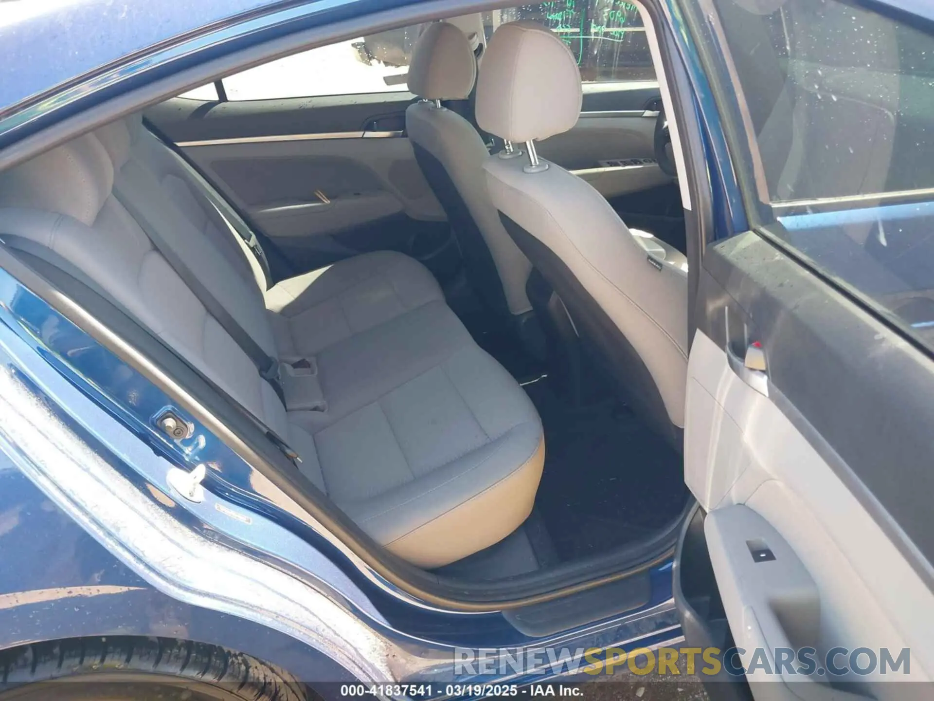 8 Photograph of a damaged car 5NPD84LF8KH420290 HYUNDAI ELANTRA 2019