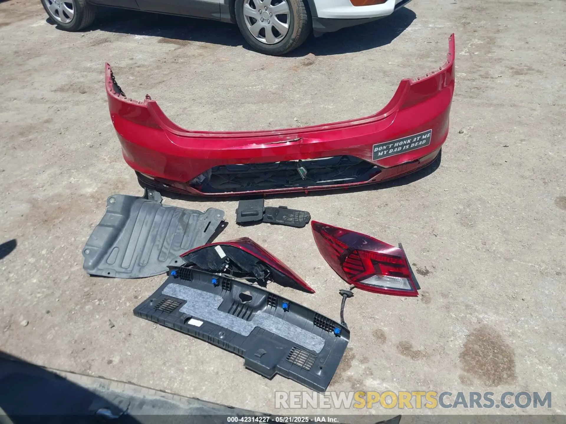 12 Photograph of a damaged car 5NPD84LF8KH421326 HYUNDAI ELANTRA 2019