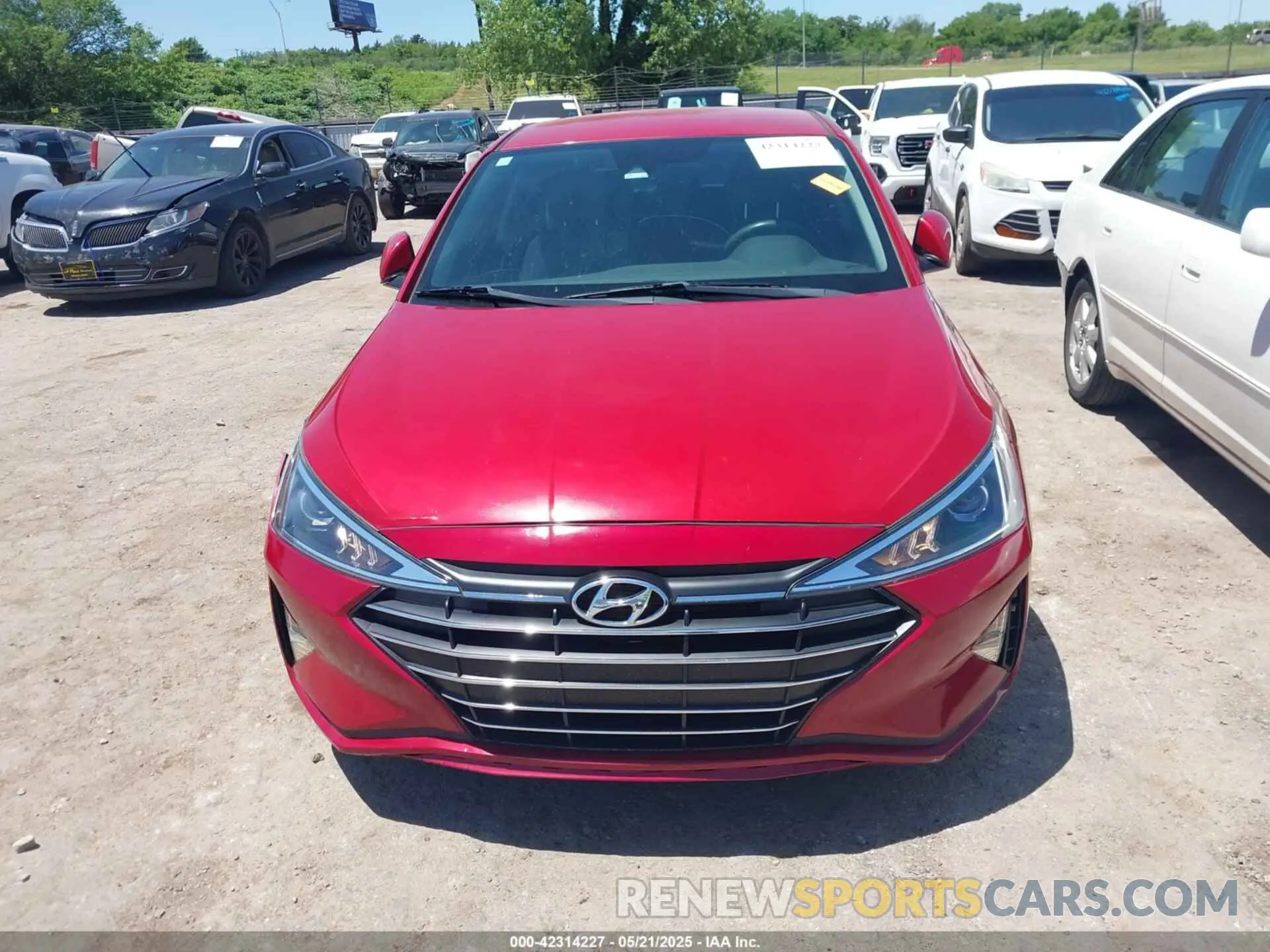 13 Photograph of a damaged car 5NPD84LF8KH421326 HYUNDAI ELANTRA 2019