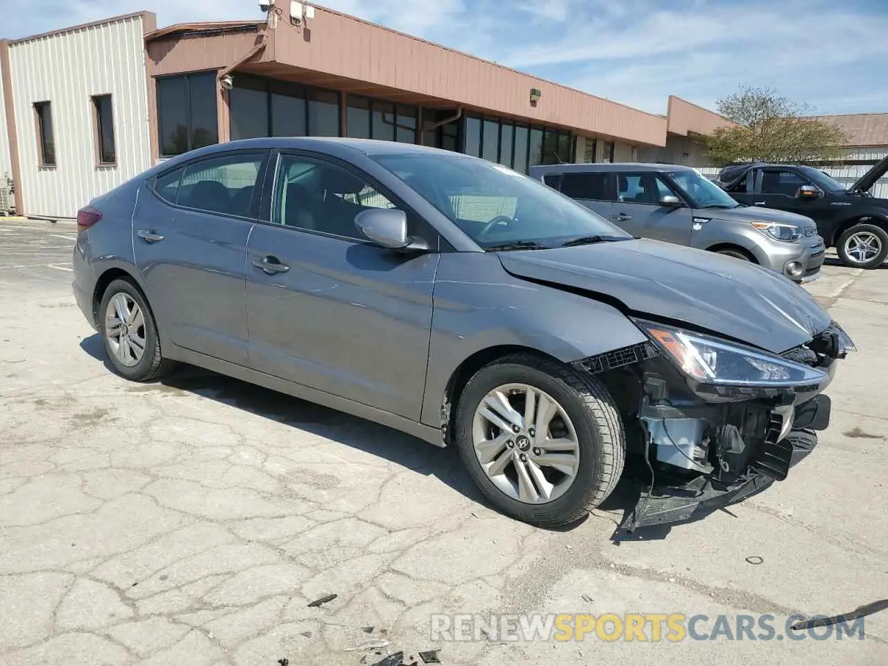 4 Photograph of a damaged car 5NPD84LF8KH422959 HYUNDAI ELANTRA 2019
