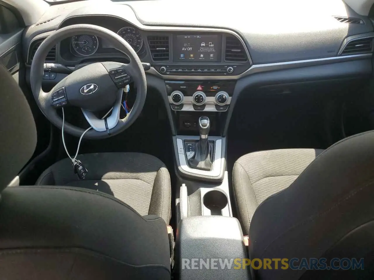 8 Photograph of a damaged car 5NPD84LF8KH422959 HYUNDAI ELANTRA 2019