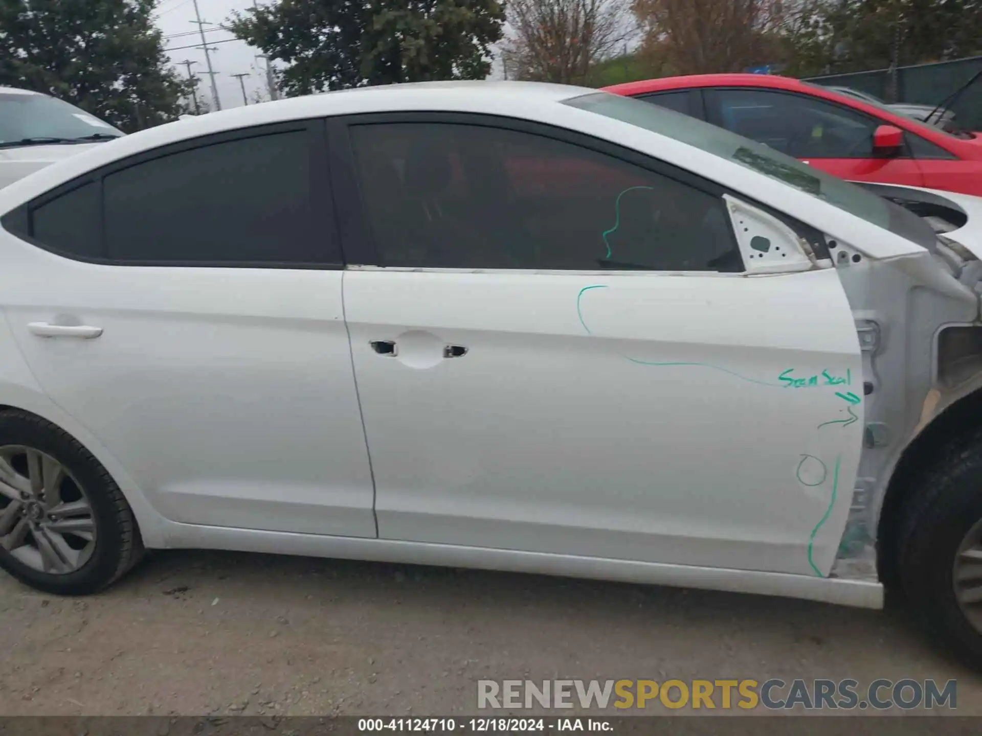 14 Photograph of a damaged car 5NPD84LF8KH430205 HYUNDAI ELANTRA 2019