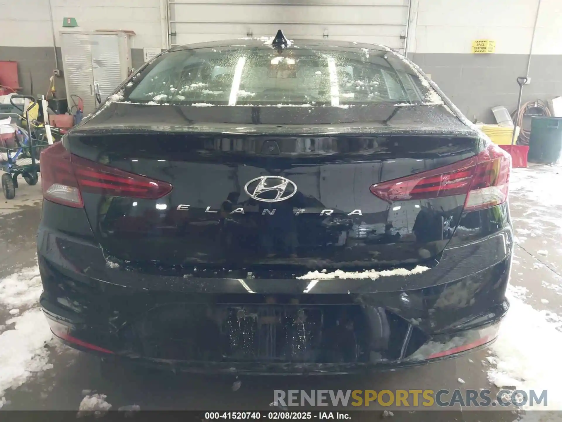 16 Photograph of a damaged car 5NPD84LF8KH443942 HYUNDAI ELANTRA 2019